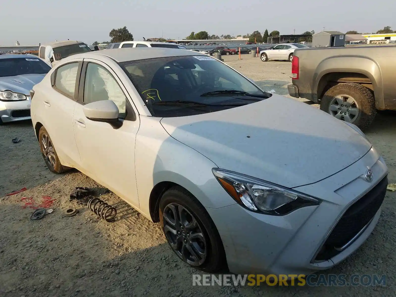 1 Photograph of a damaged car 3MYDLBYV0KY505468 TOYOTA YARIS 2019