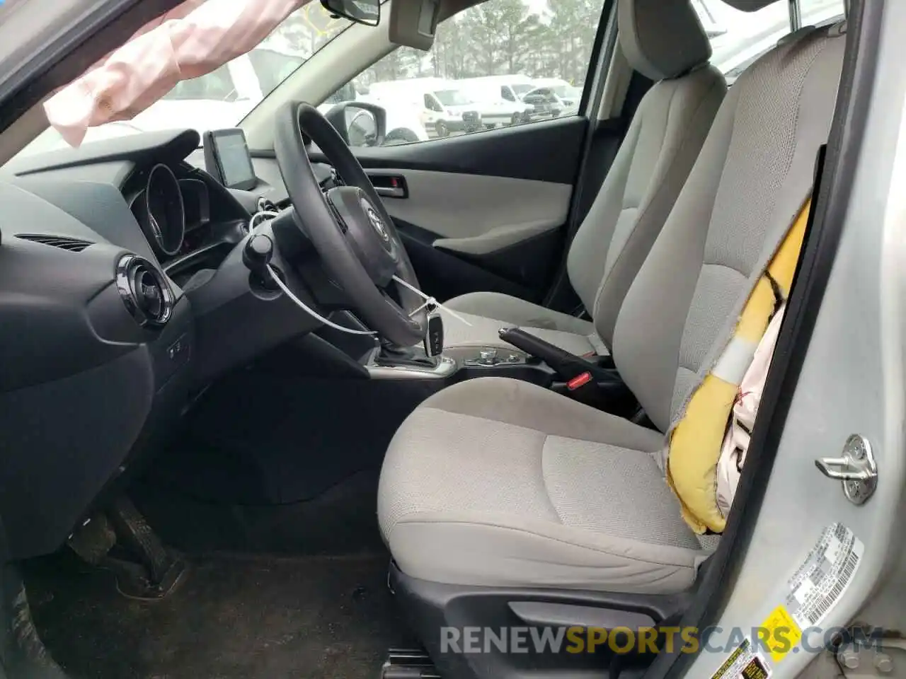 7 Photograph of a damaged car 3MYDLBYV0KY505938 TOYOTA YARIS 2019