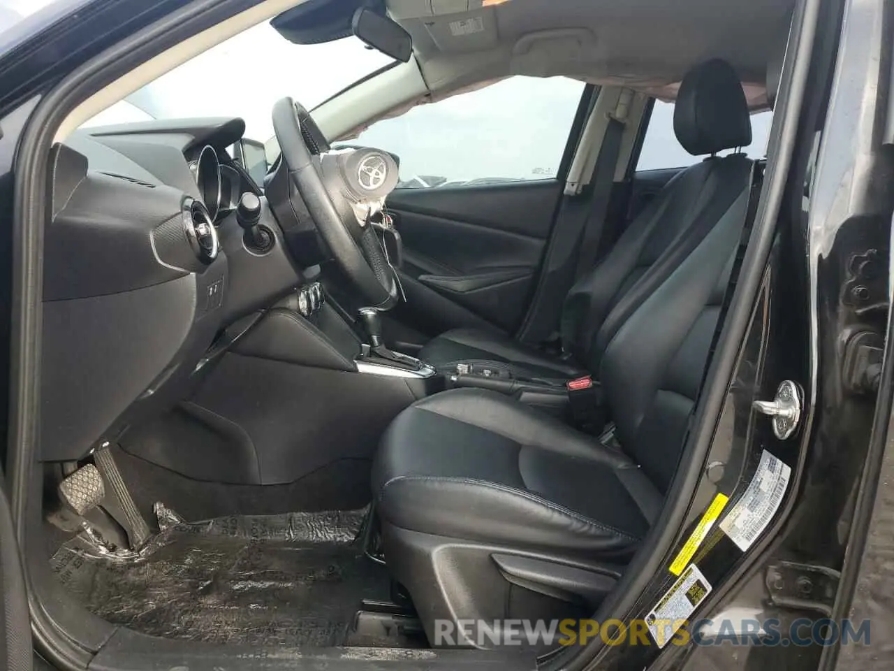 7 Photograph of a damaged car 3MYDLBYV0KY508113 TOYOTA YARIS 2019