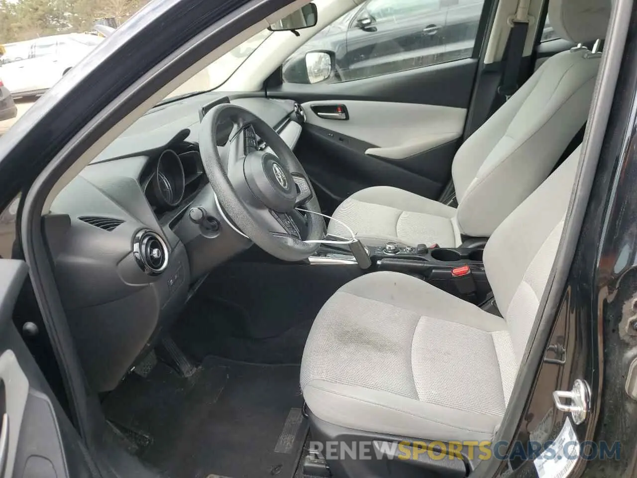 7 Photograph of a damaged car 3MYDLBYV0KY515286 TOYOTA YARIS 2019