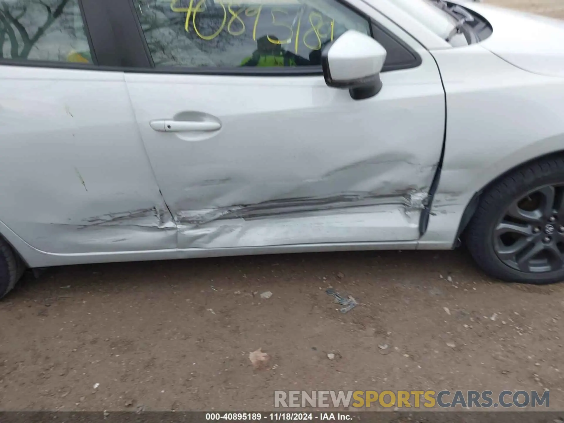 6 Photograph of a damaged car 3MYDLBYV0KY517216 TOYOTA YARIS 2019
