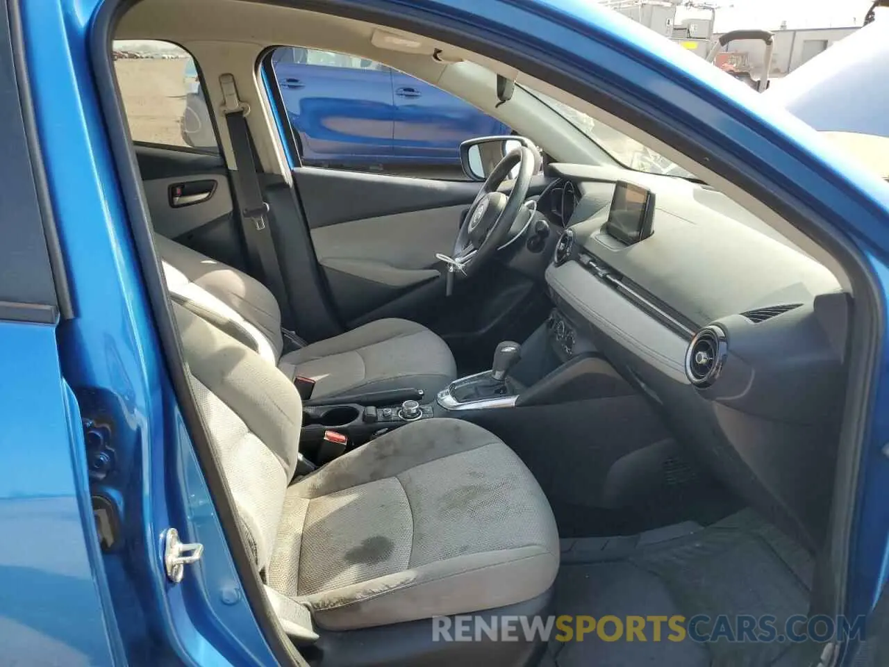 7 Photograph of a damaged car 3MYDLBYV0KY520990 TOYOTA YARIS 2019