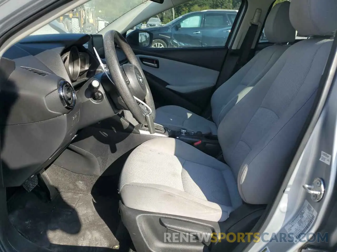 7 Photograph of a damaged car 3MYDLBYV0KY523307 TOYOTA YARIS 2019