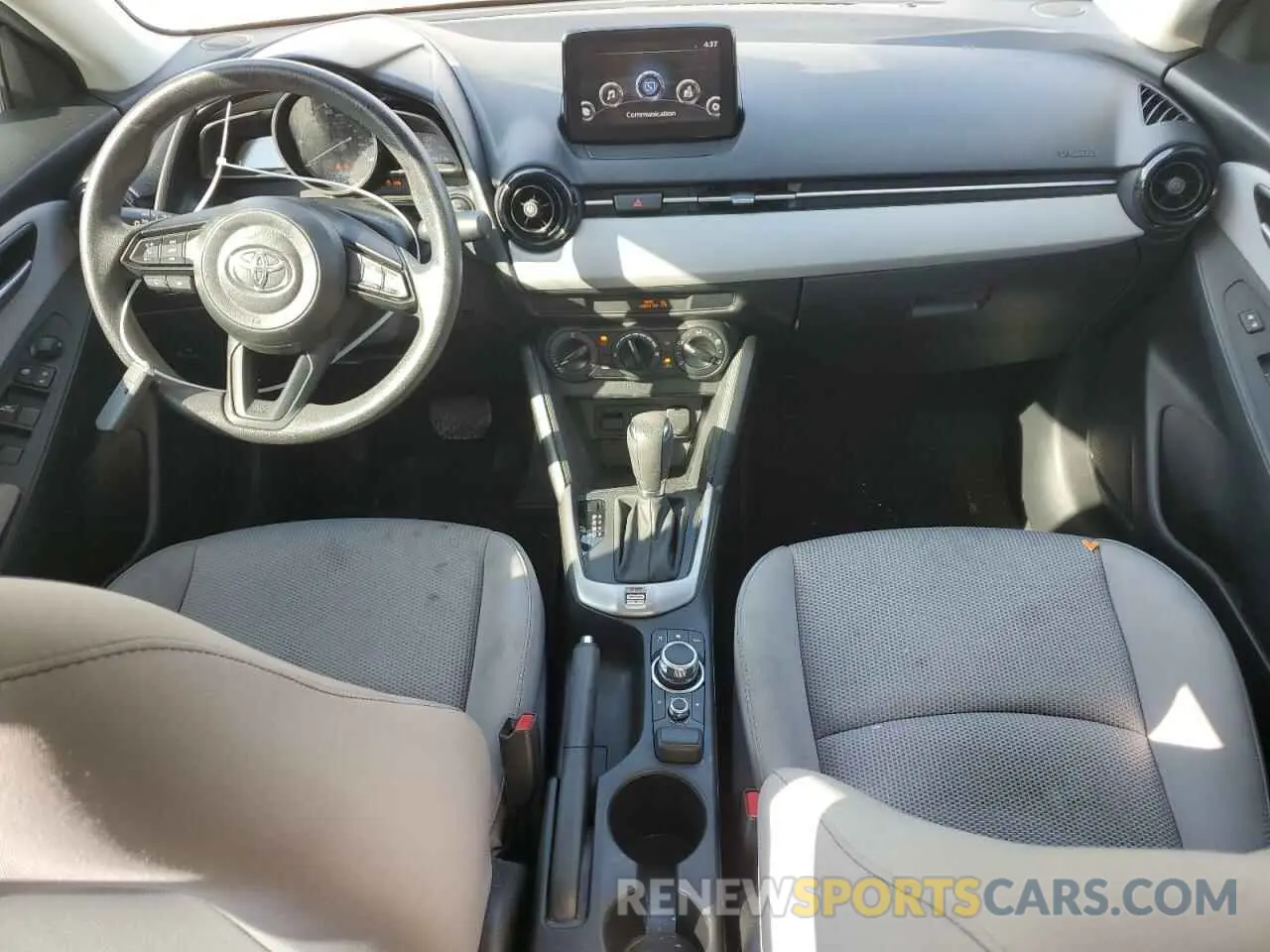 8 Photograph of a damaged car 3MYDLBYV0KY523307 TOYOTA YARIS 2019