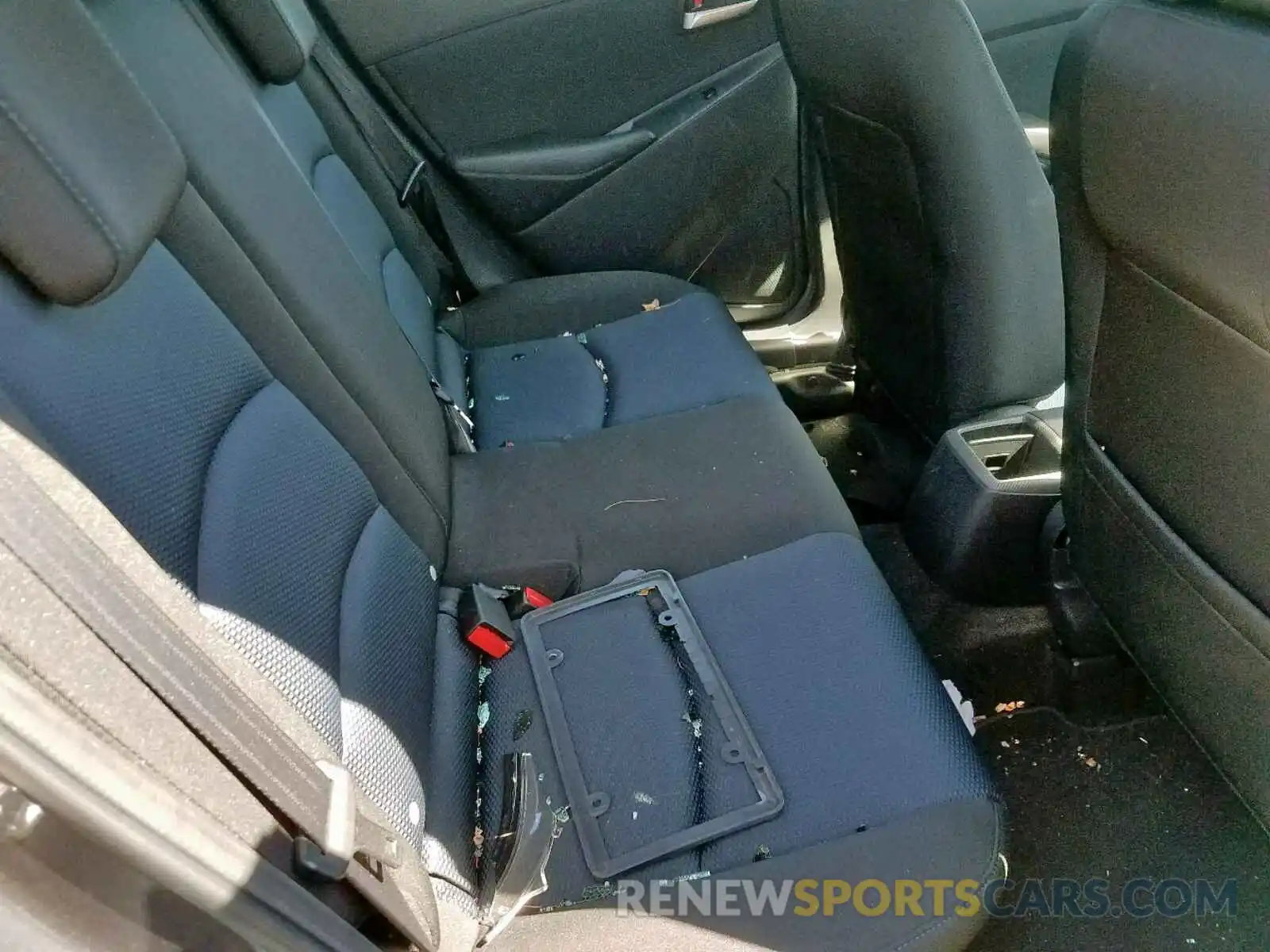 6 Photograph of a damaged car 3MYDLBYV0KY523338 TOYOTA YARIS 2019