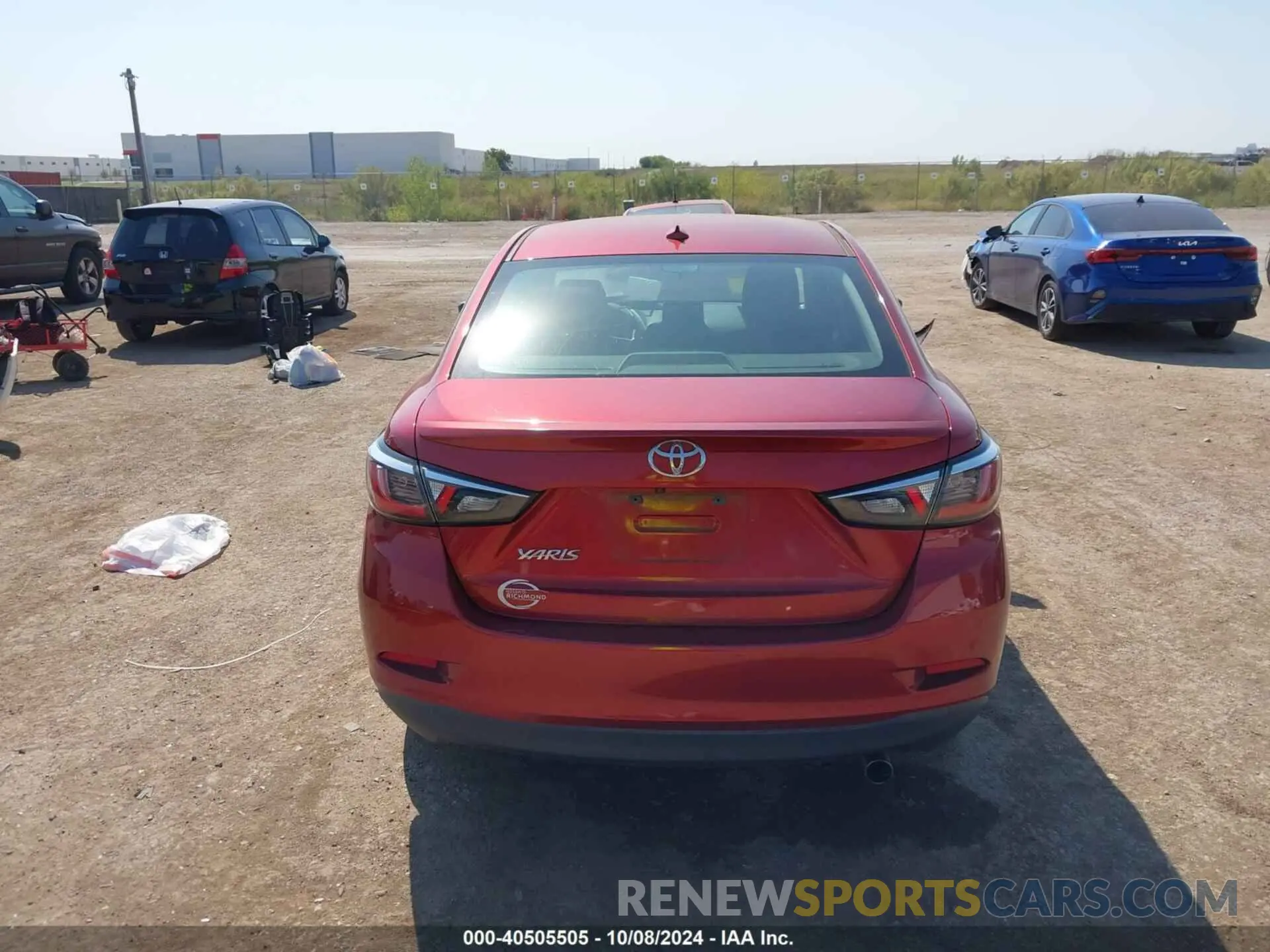 17 Photograph of a damaged car 3MYDLBYV0KY525073 TOYOTA YARIS 2019