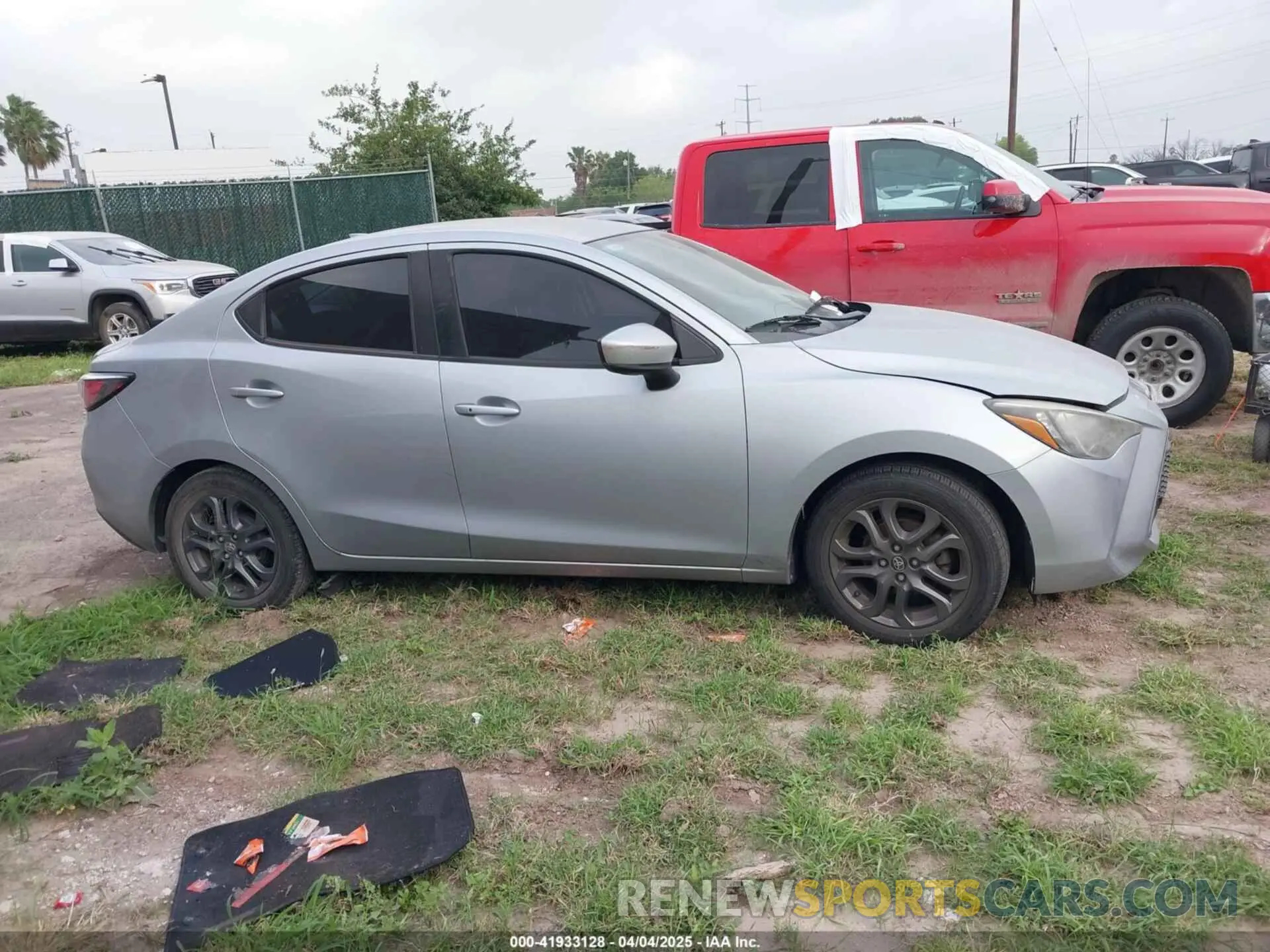 12 Photograph of a damaged car 3MYDLBYV1KY500070 TOYOTA YARIS 2019