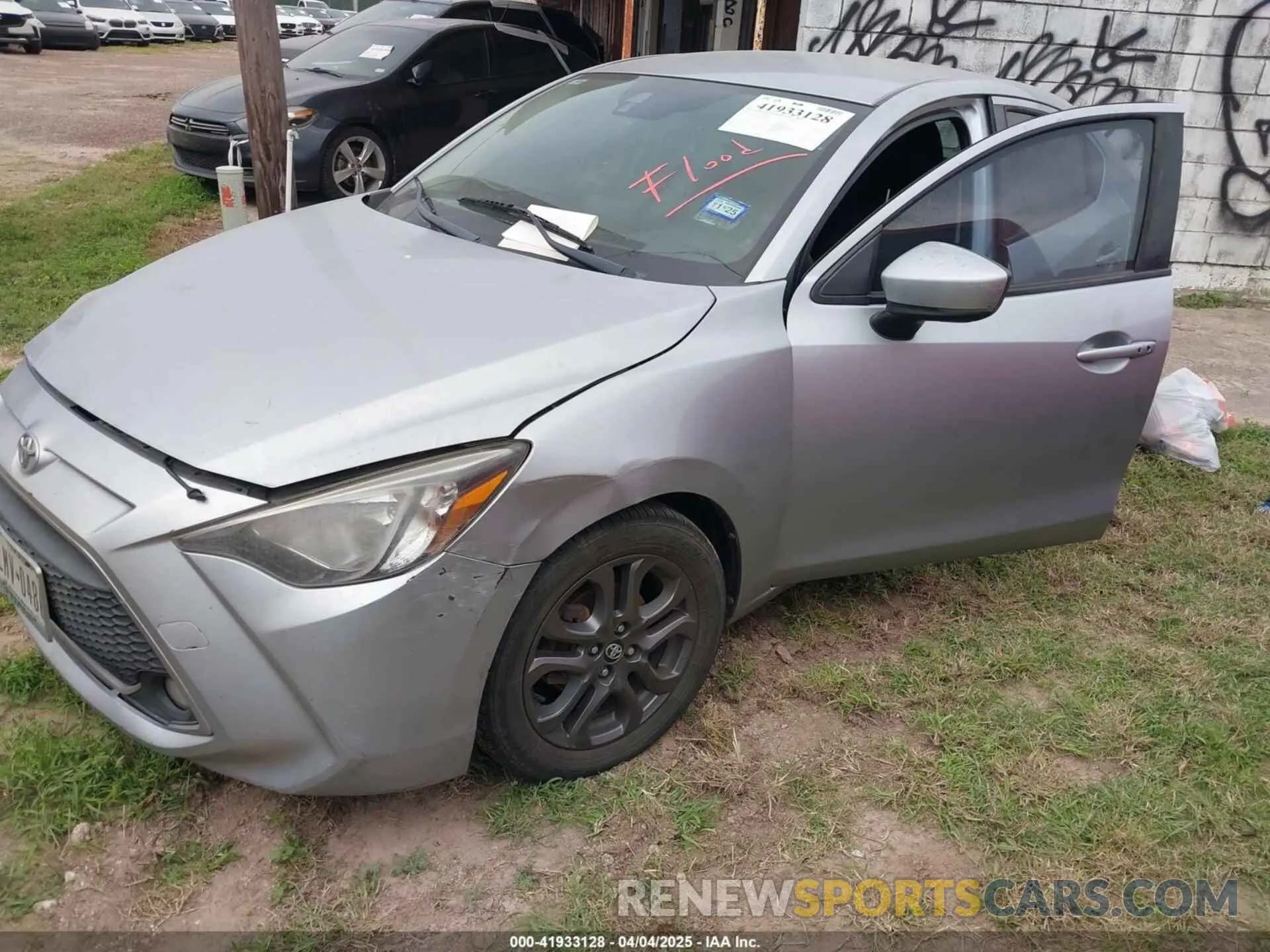2 Photograph of a damaged car 3MYDLBYV1KY500070 TOYOTA YARIS 2019