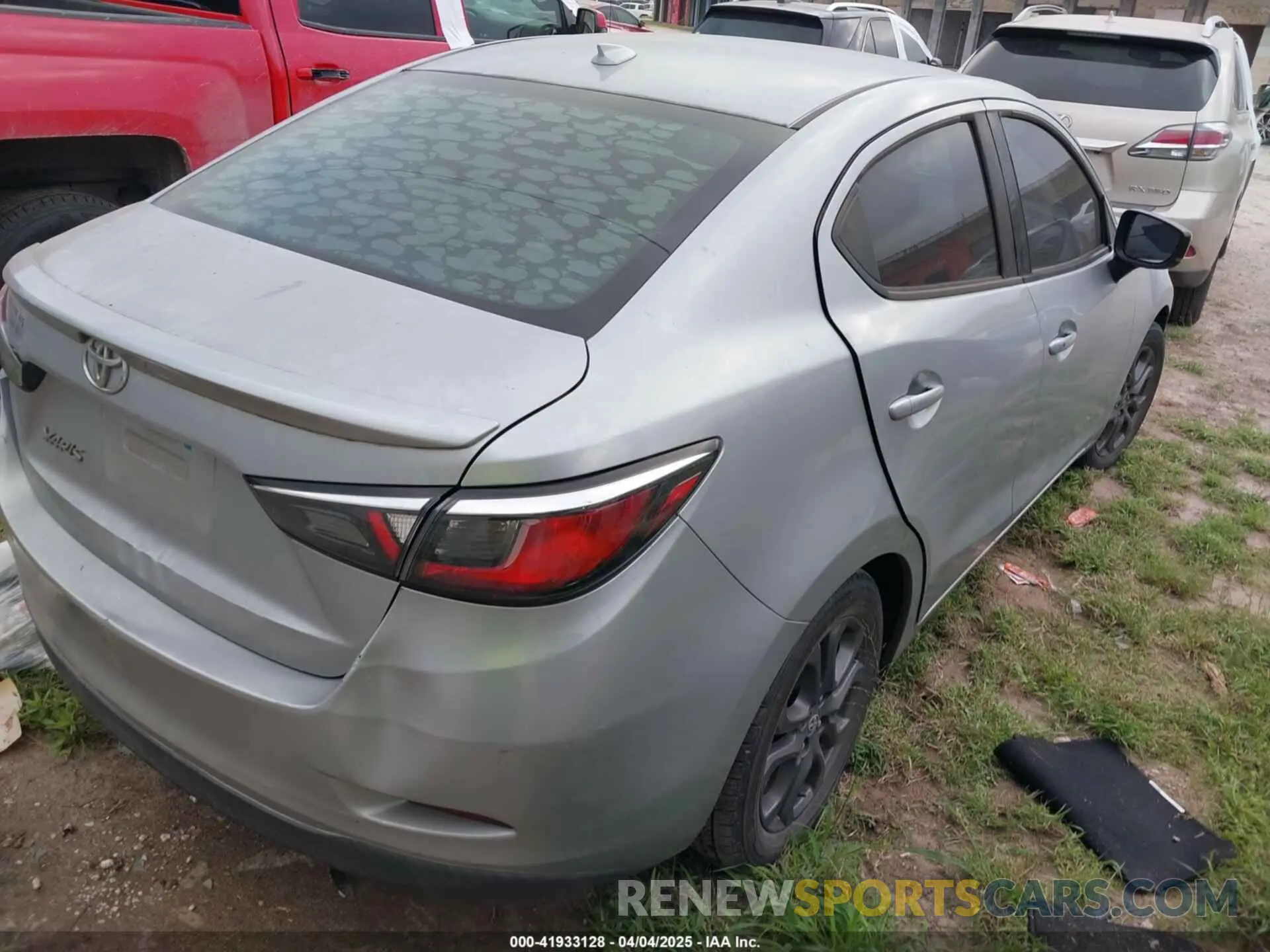 4 Photograph of a damaged car 3MYDLBYV1KY500070 TOYOTA YARIS 2019