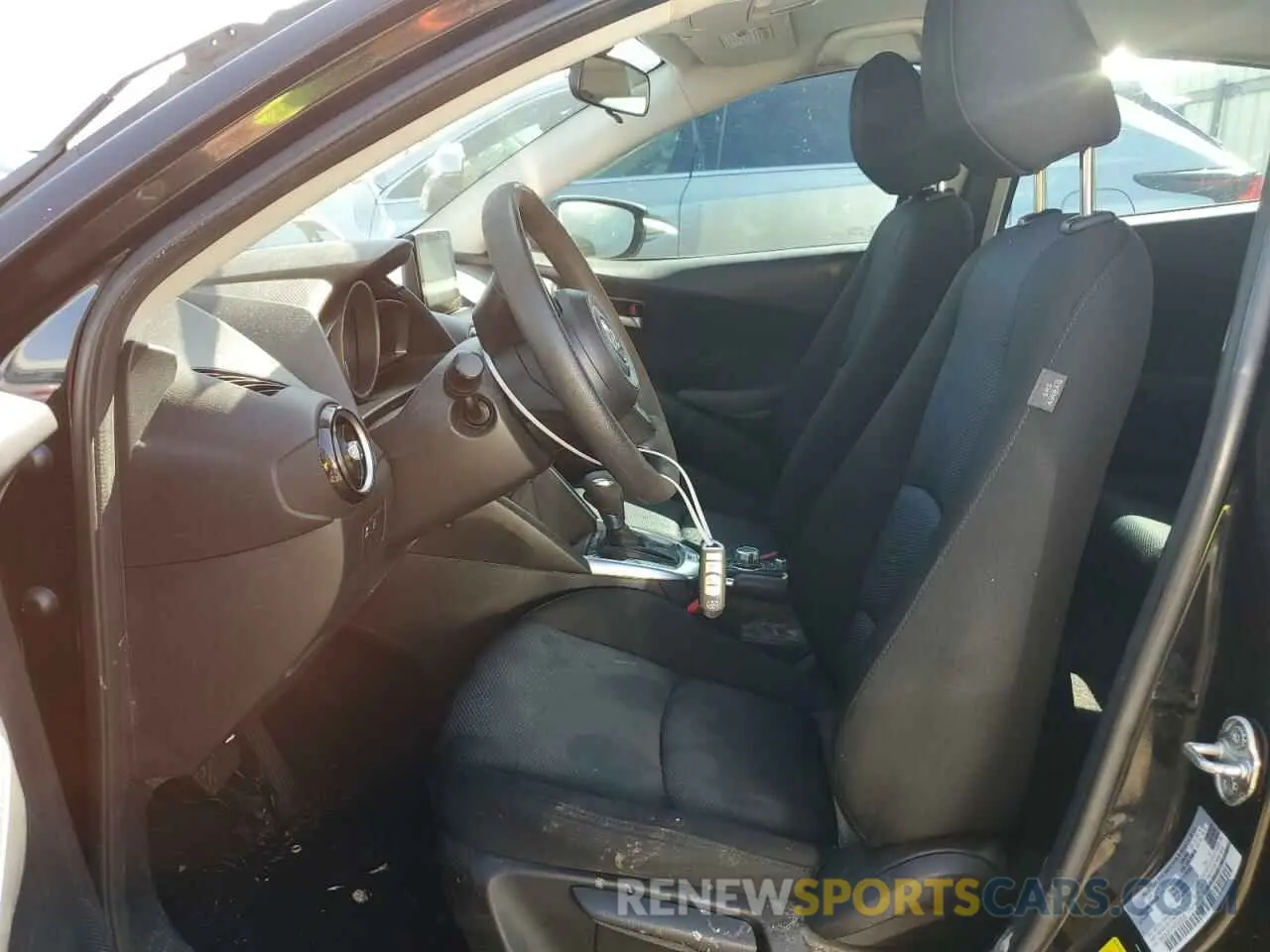 7 Photograph of a damaged car 3MYDLBYV1KY500635 TOYOTA YARIS 2019
