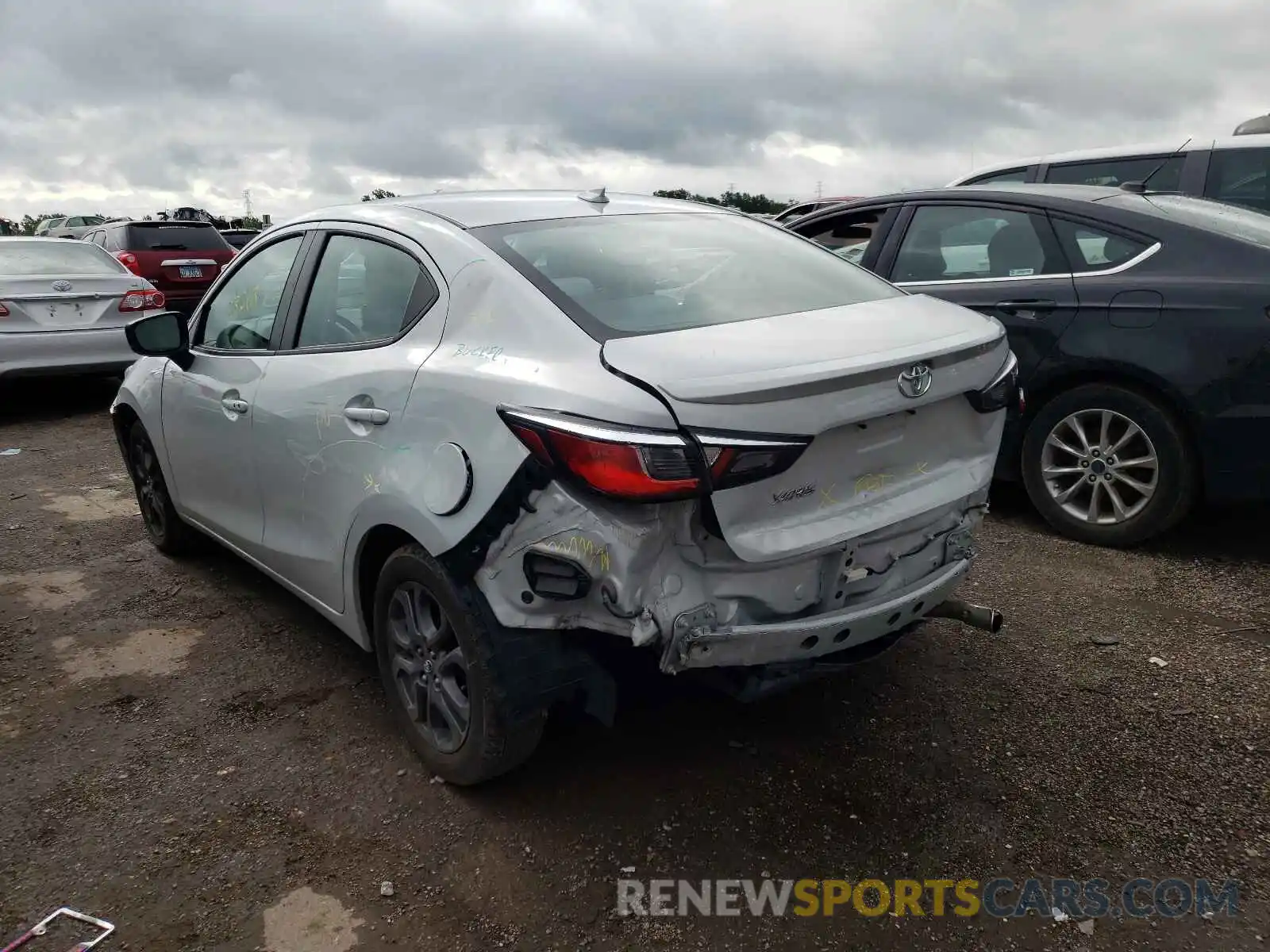 3 Photograph of a damaged car 3MYDLBYV1KY508203 TOYOTA YARIS 2019