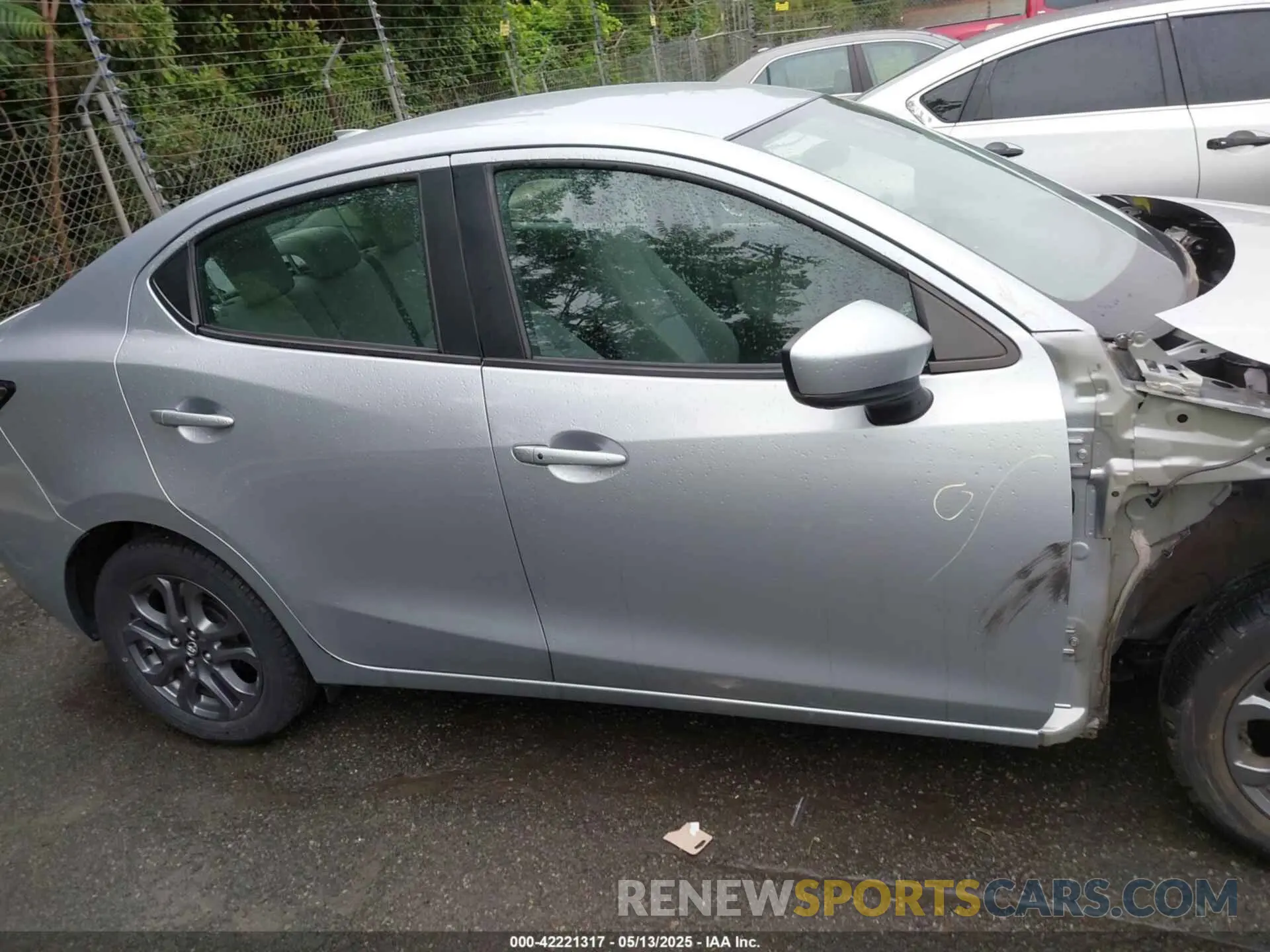 14 Photograph of a damaged car 3MYDLBYV1KY509934 TOYOTA YARIS 2019