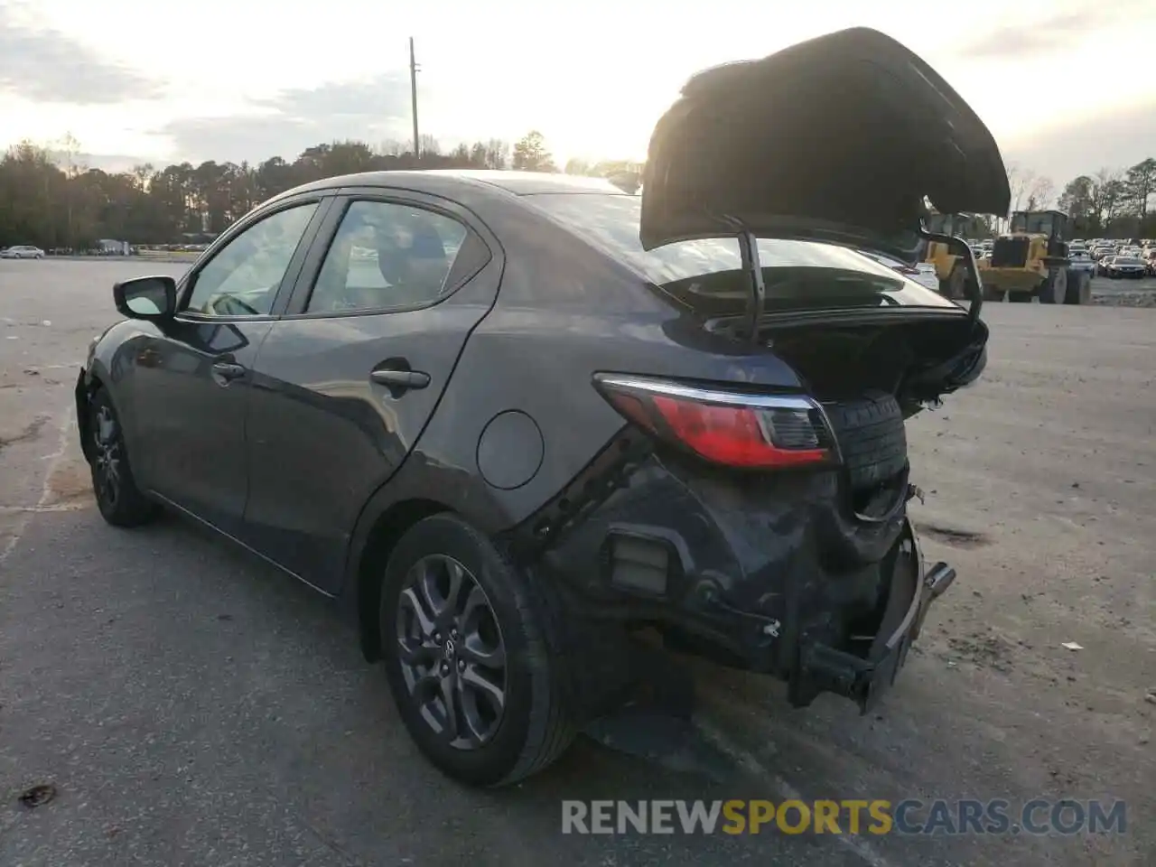 2 Photograph of a damaged car 3MYDLBYV1KY516785 TOYOTA YARIS 2019