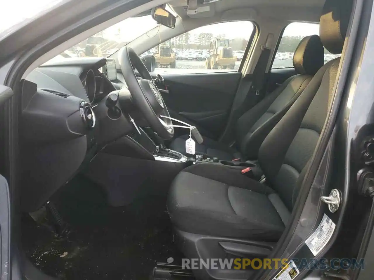 7 Photograph of a damaged car 3MYDLBYV1KY516785 TOYOTA YARIS 2019