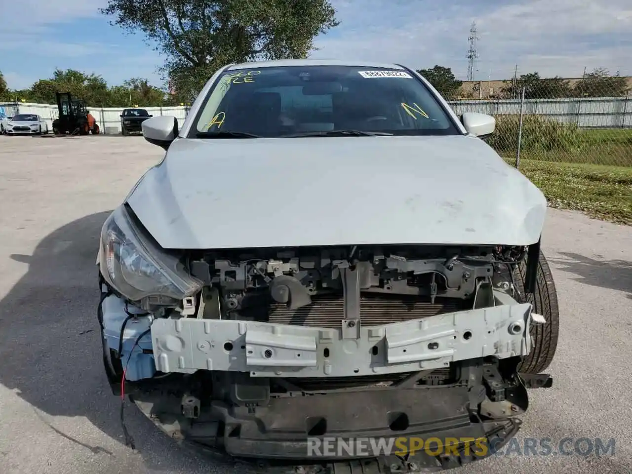 5 Photograph of a damaged car 3MYDLBYV1KY517774 TOYOTA YARIS 2019