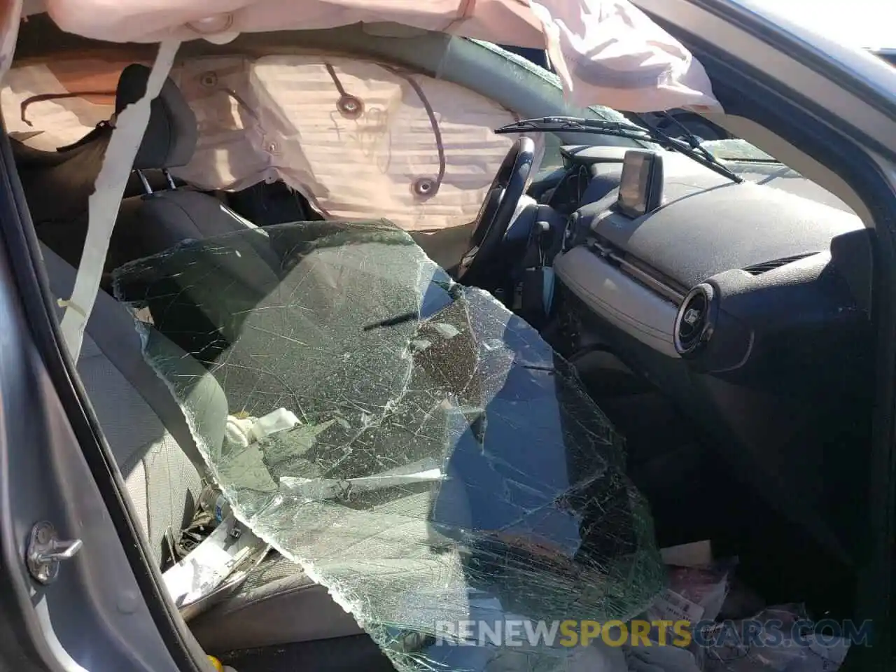 5 Photograph of a damaged car 3MYDLBYV1KY518701 TOYOTA YARIS 2019