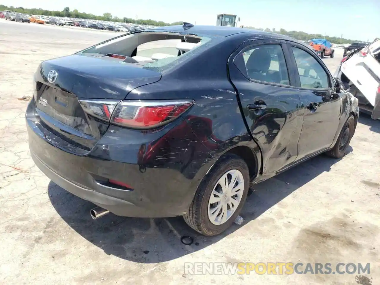 4 Photograph of a damaged car 3MYDLBYV1KY521095 TOYOTA YARIS 2019