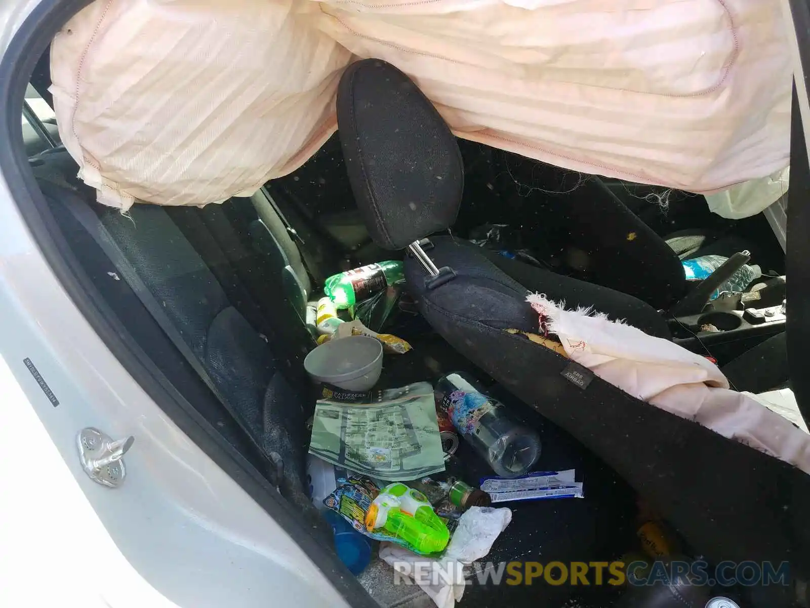 6 Photograph of a damaged car 3MYDLBYV1KY523414 TOYOTA YARIS 2019