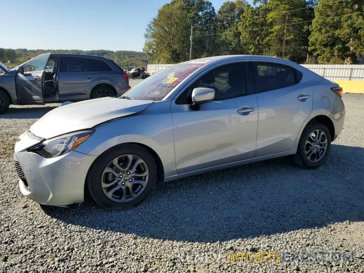 1 Photograph of a damaged car 3MYDLBYV1KY523445 TOYOTA YARIS 2019