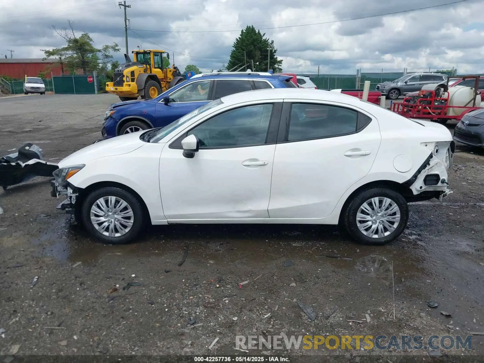 15 Photograph of a damaged car 3MYDLBYV1KY524689 TOYOTA YARIS 2019