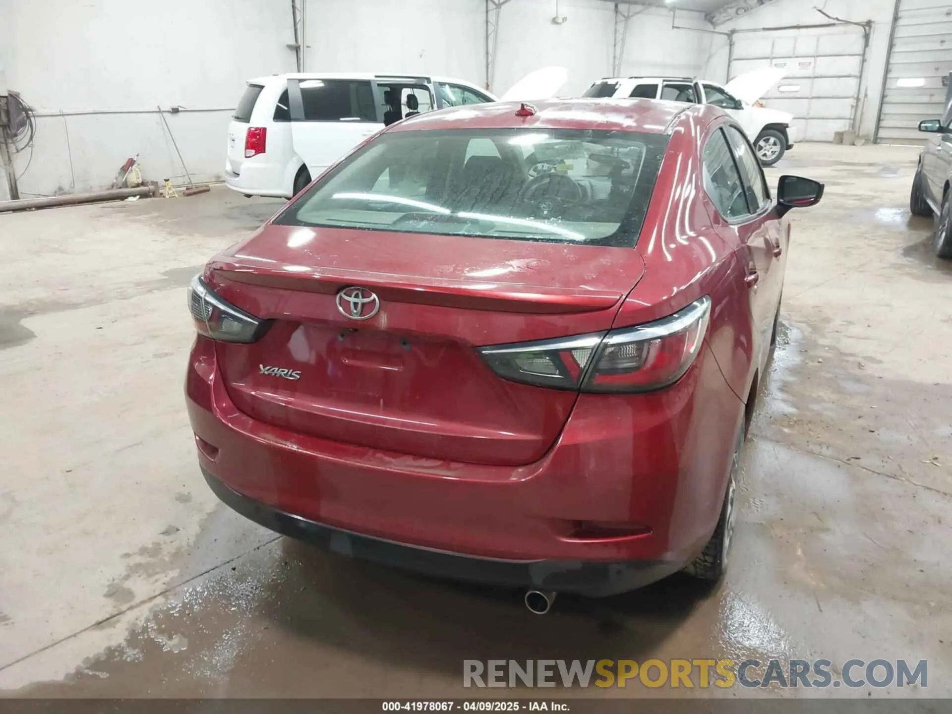 16 Photograph of a damaged car 3MYDLBYV1KY527818 TOYOTA YARIS 2019