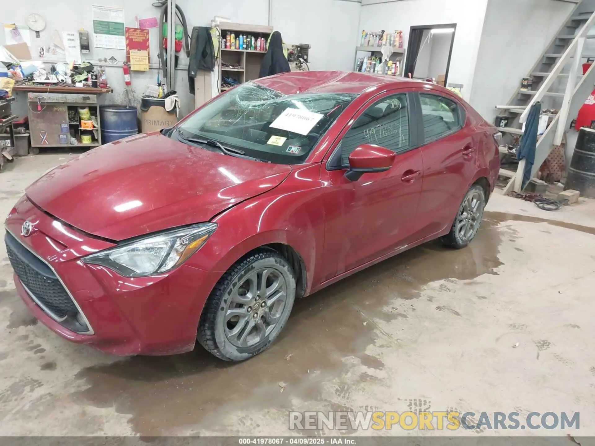 2 Photograph of a damaged car 3MYDLBYV1KY527818 TOYOTA YARIS 2019