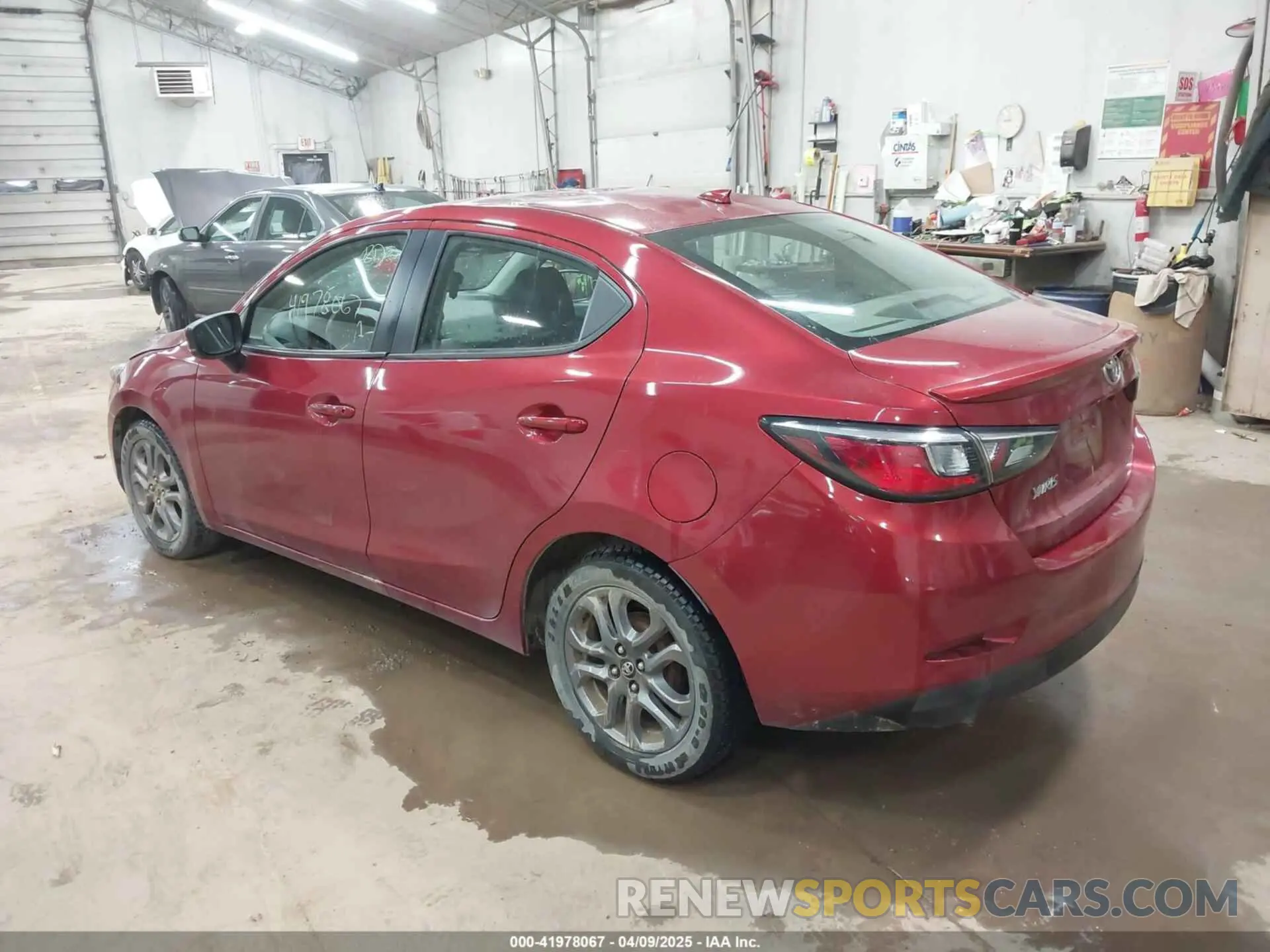 3 Photograph of a damaged car 3MYDLBYV1KY527818 TOYOTA YARIS 2019