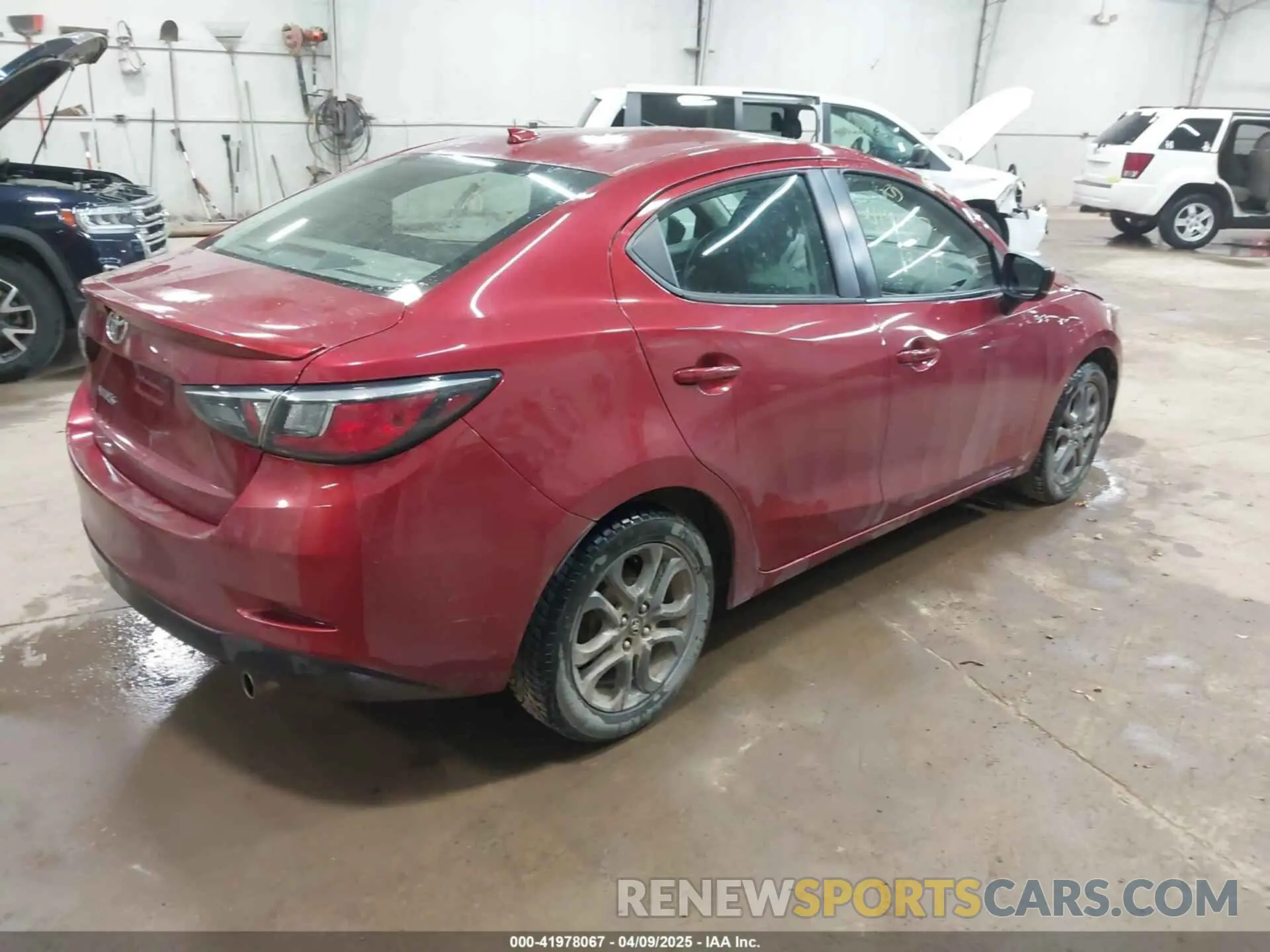 4 Photograph of a damaged car 3MYDLBYV1KY527818 TOYOTA YARIS 2019