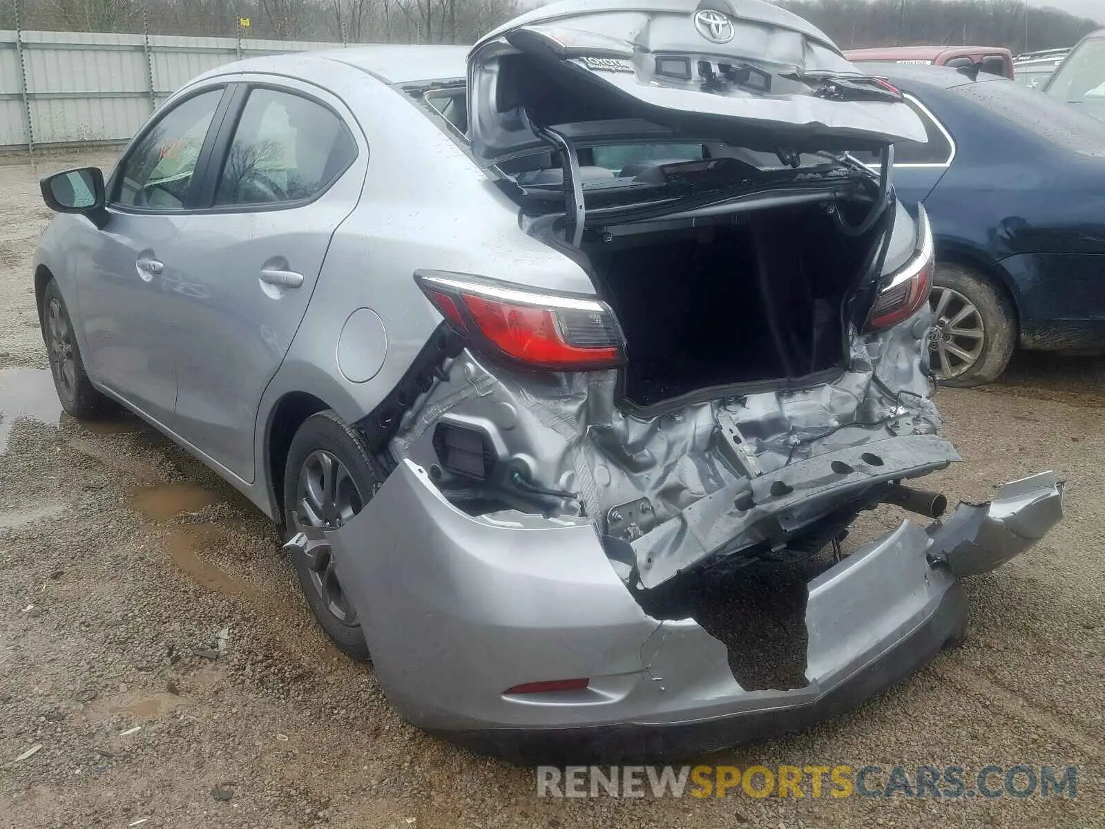 3 Photograph of a damaged car 3MYDLBYV2KY506623 TOYOTA YARIS 2019
