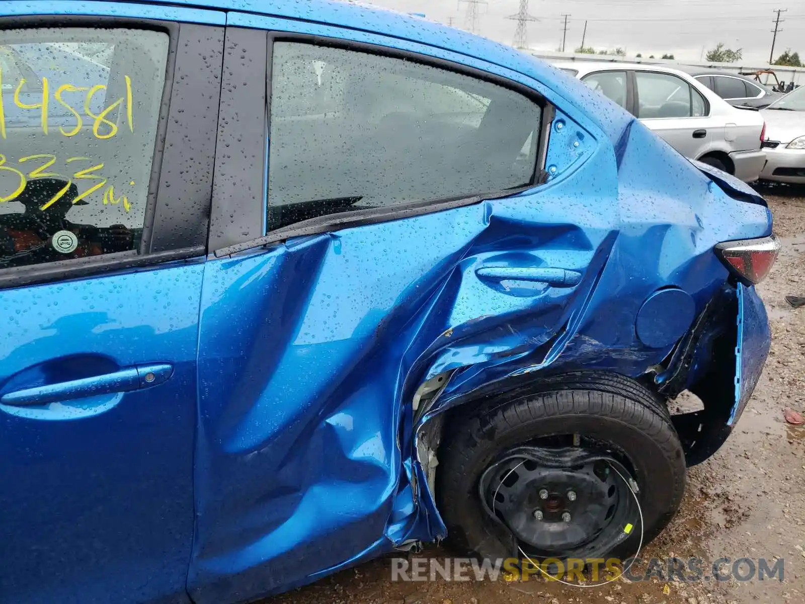 9 Photograph of a damaged car 3MYDLBYV2KY521932 TOYOTA YARIS 2019