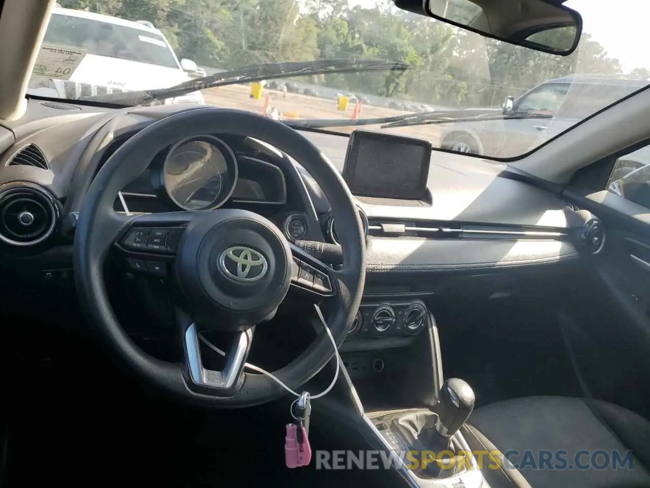 8 Photograph of a damaged car 3MYDLBYV2KY522692 TOYOTA YARIS 2019