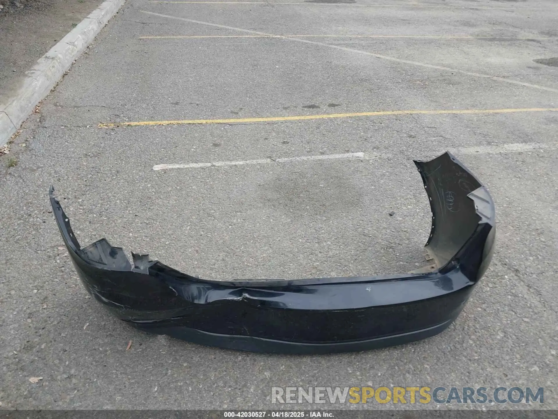 12 Photograph of a damaged car 3MYDLBYV2KY524586 TOYOTA YARIS 2019