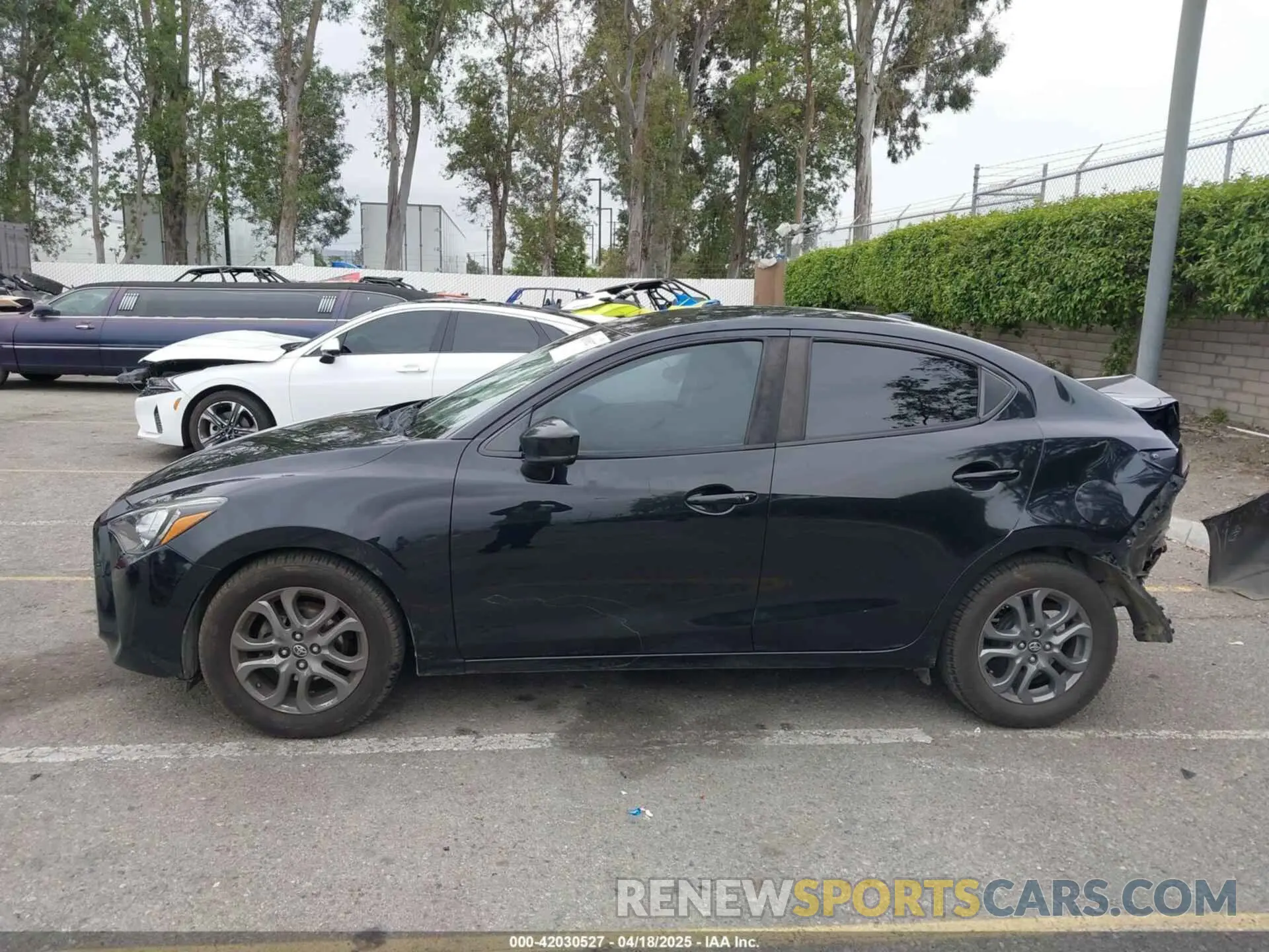 15 Photograph of a damaged car 3MYDLBYV2KY524586 TOYOTA YARIS 2019