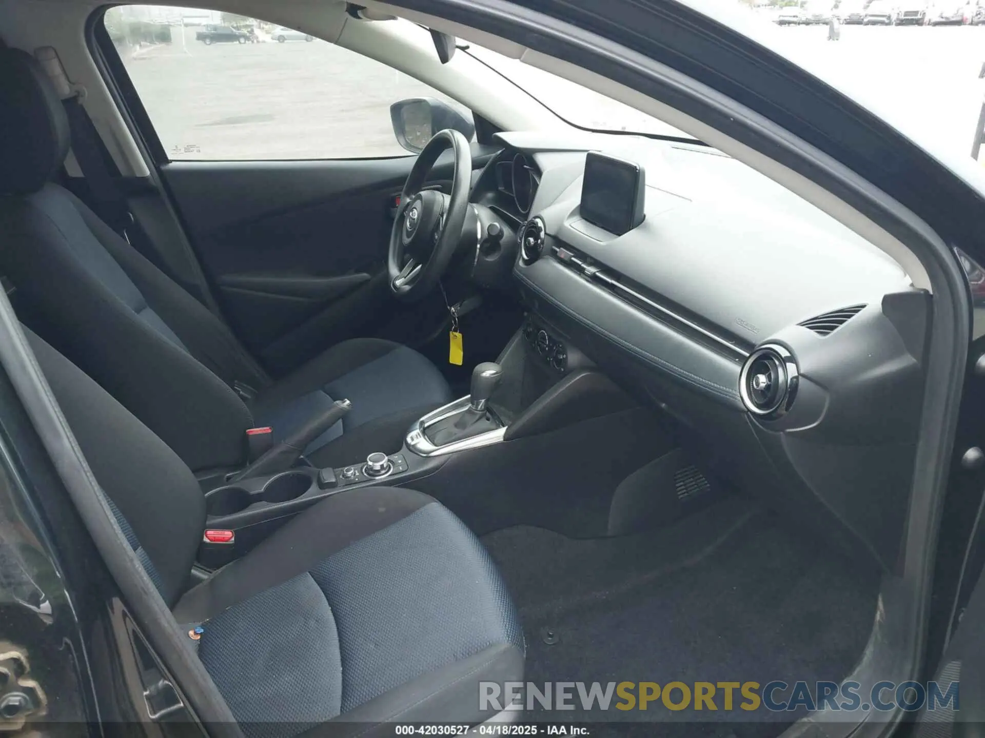 5 Photograph of a damaged car 3MYDLBYV2KY524586 TOYOTA YARIS 2019