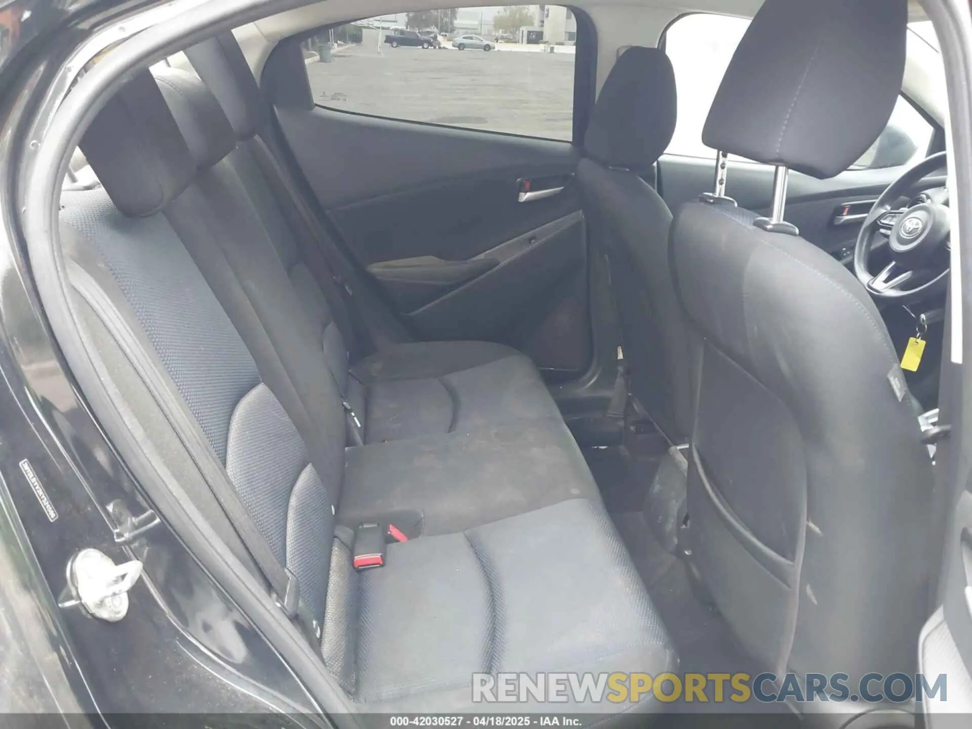 8 Photograph of a damaged car 3MYDLBYV2KY524586 TOYOTA YARIS 2019