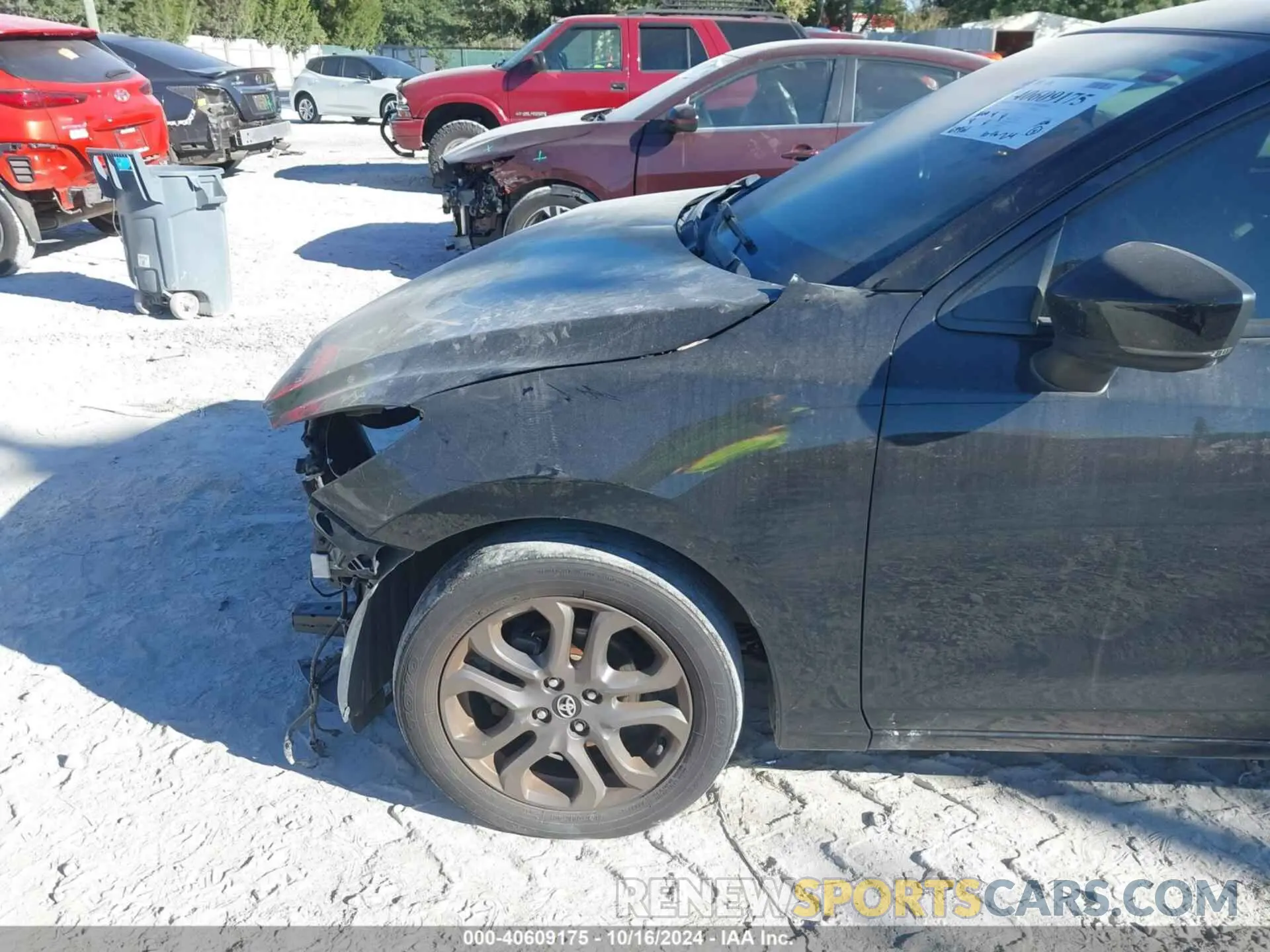 18 Photograph of a damaged car 3MYDLBYV3KY500300 TOYOTA YARIS 2019