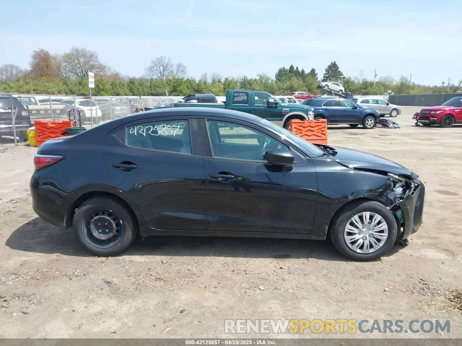 6 Photograph of a damaged car 3MYDLBYV3KY503066 TOYOTA YARIS 2019