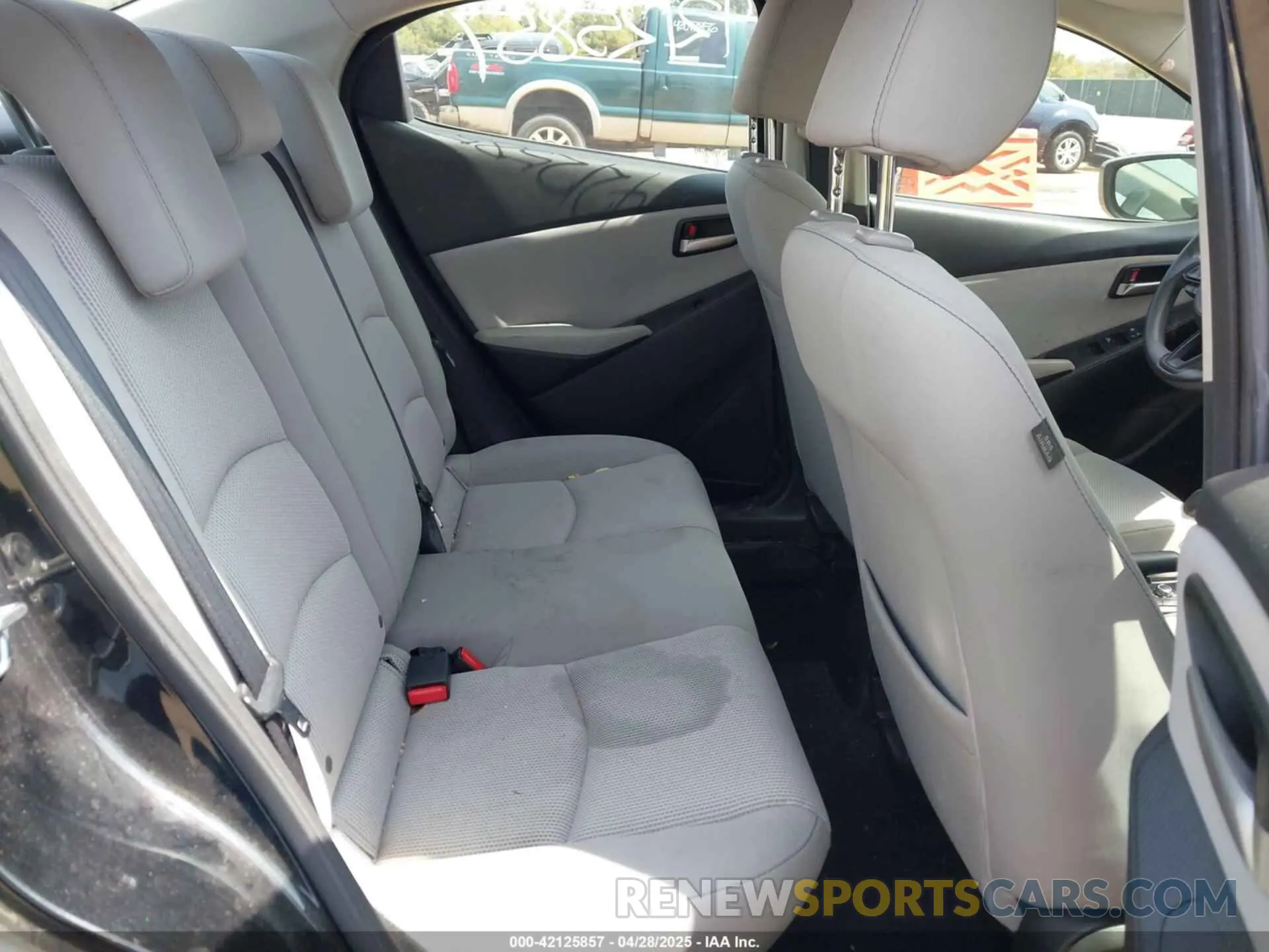 8 Photograph of a damaged car 3MYDLBYV3KY503066 TOYOTA YARIS 2019