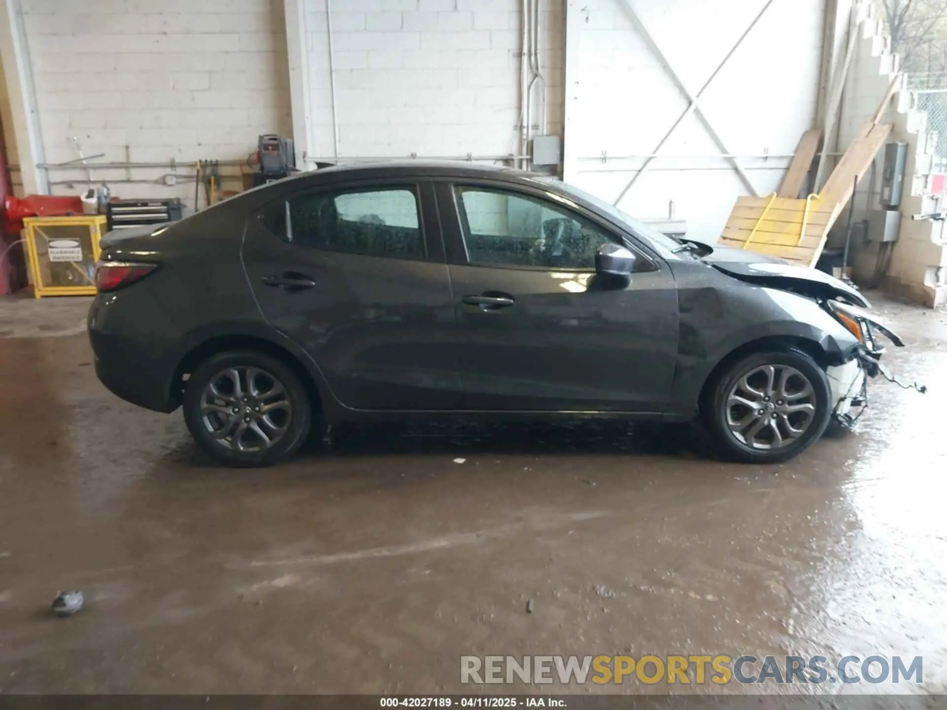 13 Photograph of a damaged car 3MYDLBYV3KY508686 TOYOTA YARIS 2019