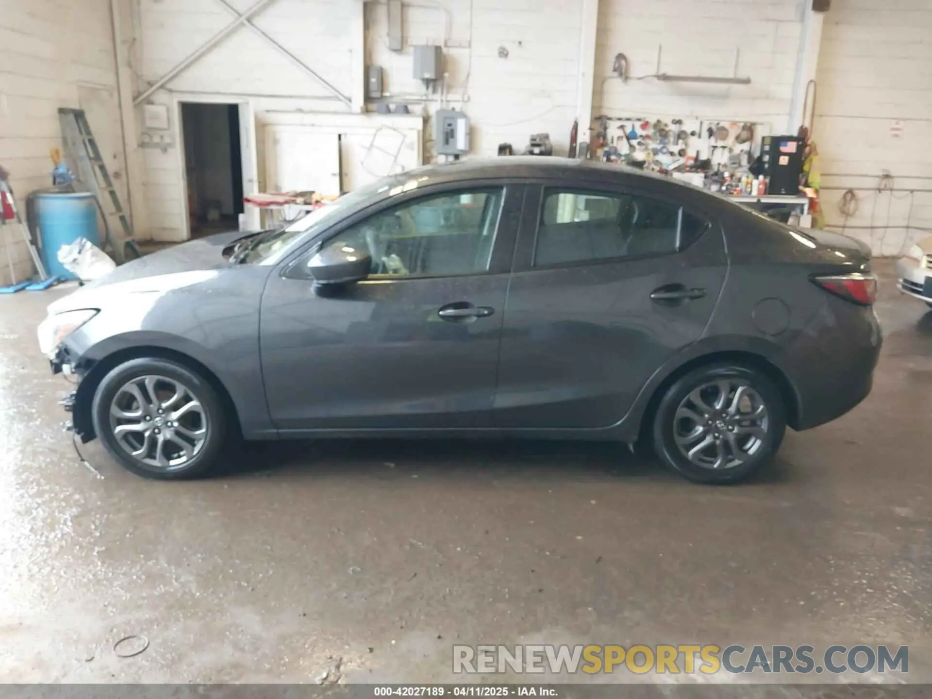 14 Photograph of a damaged car 3MYDLBYV3KY508686 TOYOTA YARIS 2019