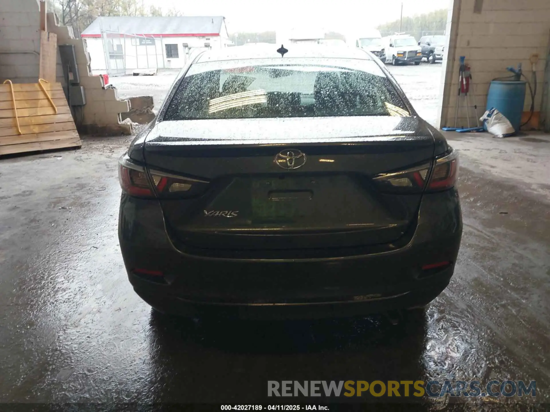 16 Photograph of a damaged car 3MYDLBYV3KY508686 TOYOTA YARIS 2019