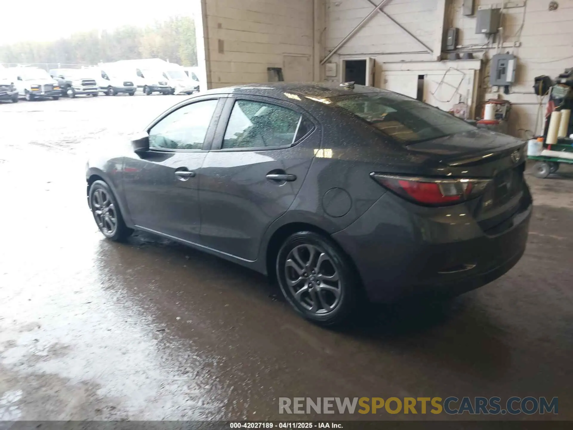 3 Photograph of a damaged car 3MYDLBYV3KY508686 TOYOTA YARIS 2019