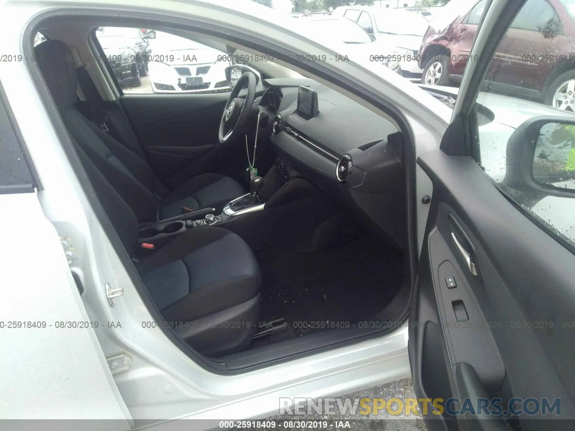 5 Photograph of a damaged car 3MYDLBYV3KY511815 TOYOTA YARIS 2019
