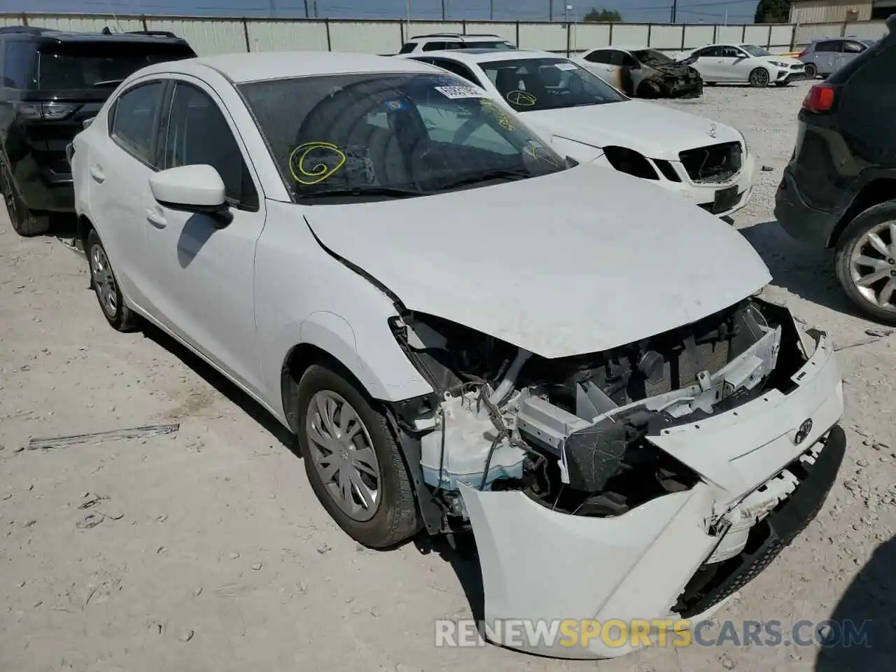 1 Photograph of a damaged car 3MYDLBYV3KY513581 TOYOTA YARIS 2019