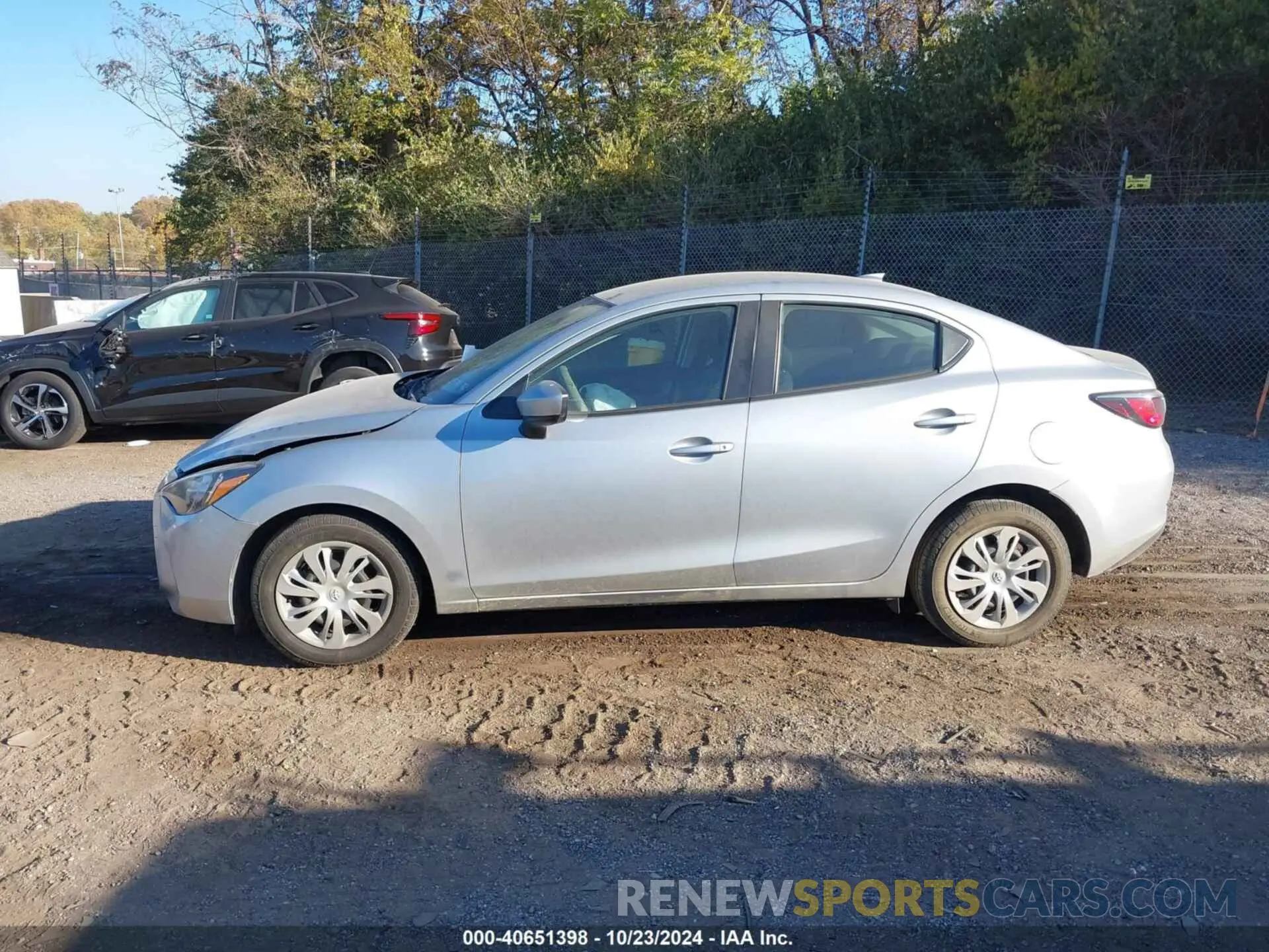 14 Photograph of a damaged car 3MYDLBYV3KY519459 TOYOTA YARIS 2019