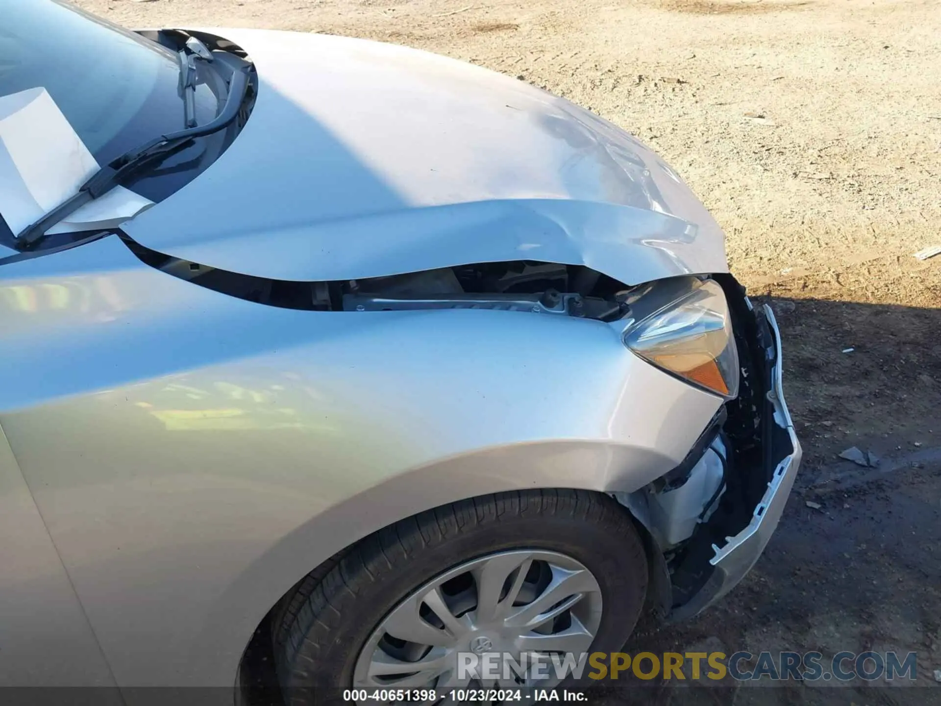17 Photograph of a damaged car 3MYDLBYV3KY519459 TOYOTA YARIS 2019