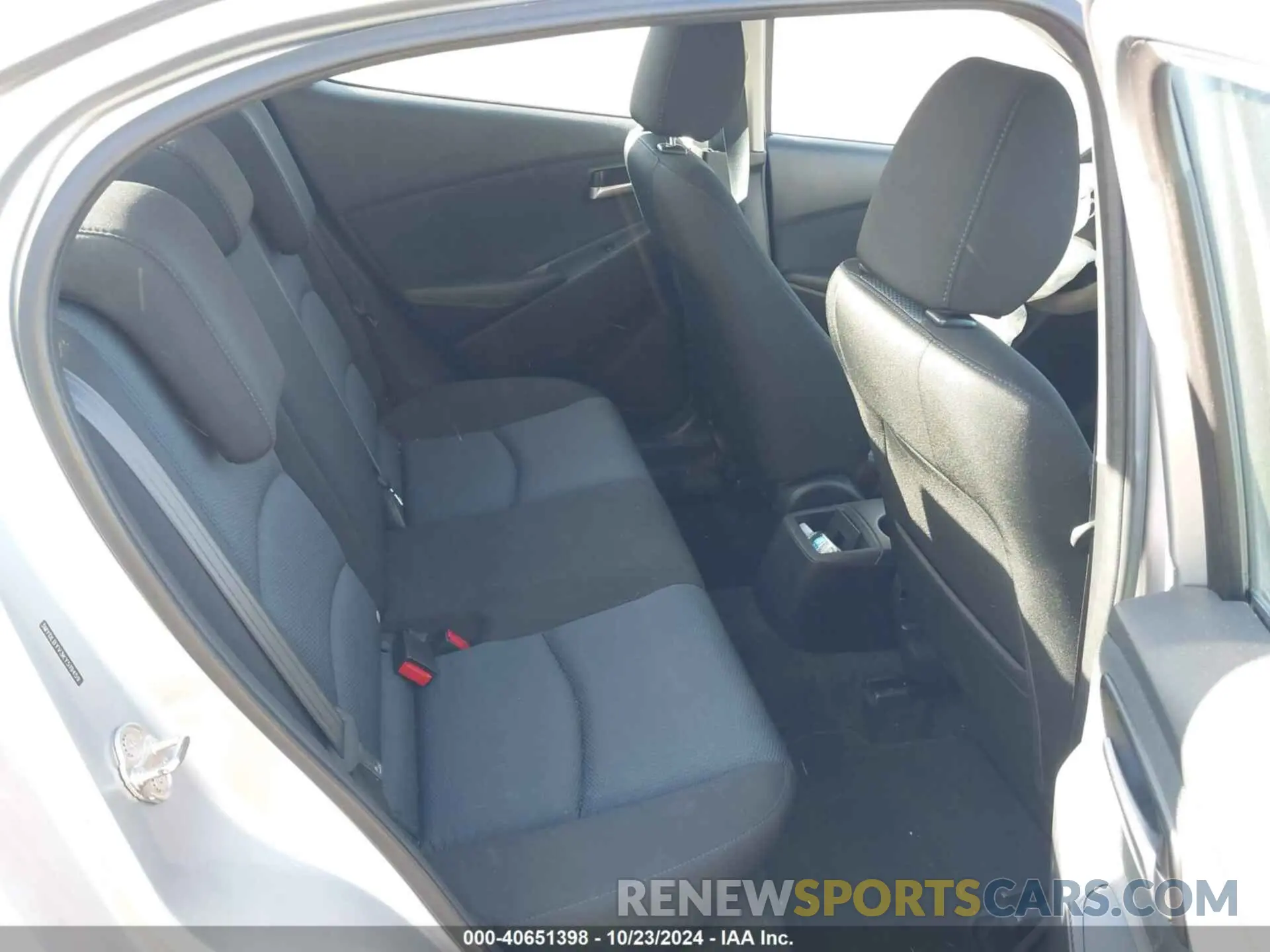 8 Photograph of a damaged car 3MYDLBYV3KY519459 TOYOTA YARIS 2019