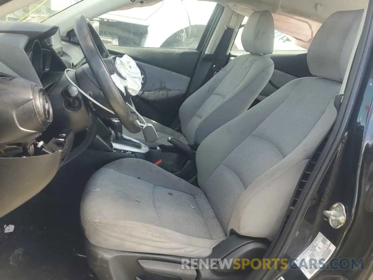 7 Photograph of a damaged car 3MYDLBYV3KY519915 TOYOTA YARIS 2019
