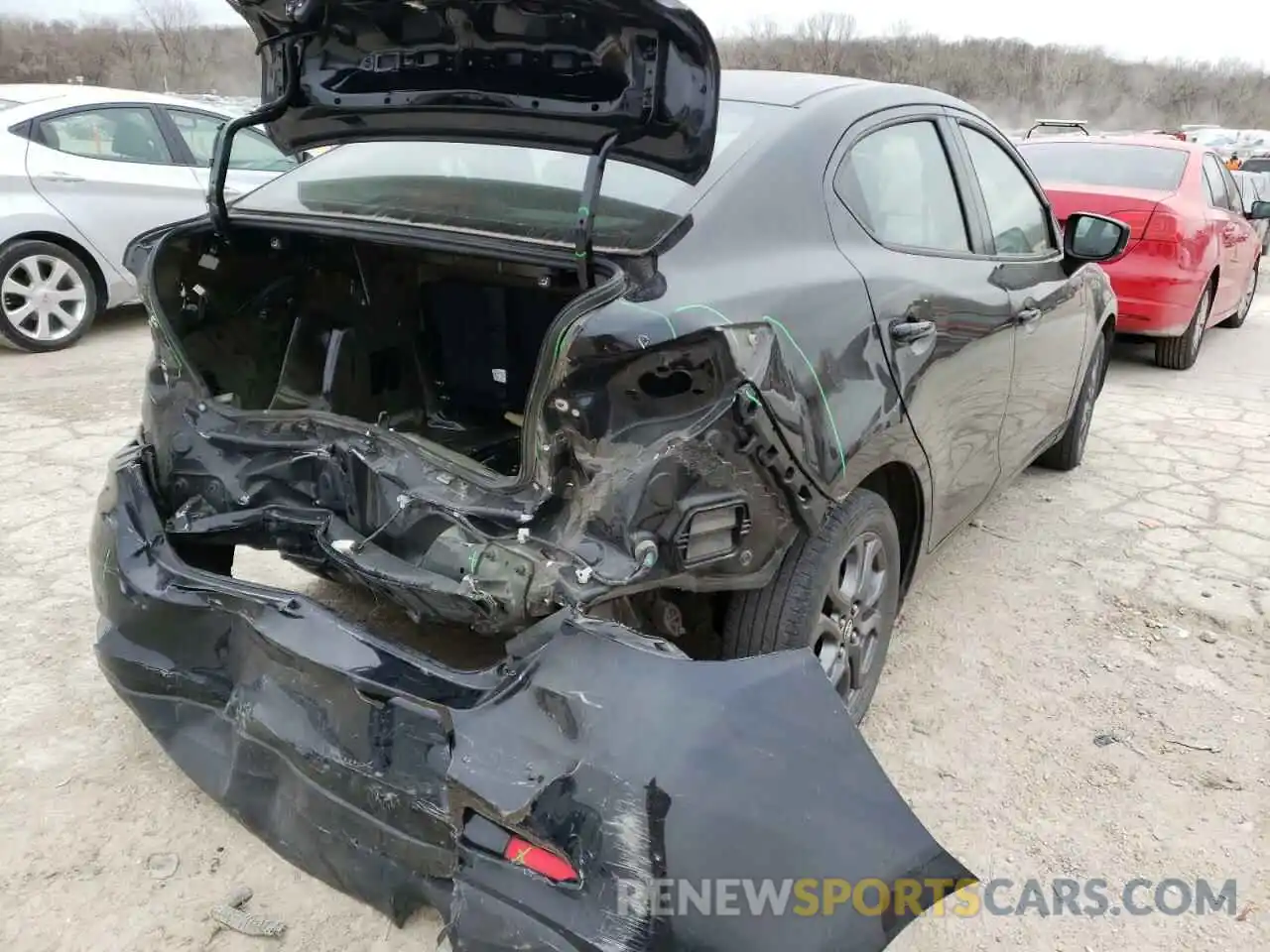 4 Photograph of a damaged car 3MYDLBYV3KY522085 TOYOTA YARIS 2019