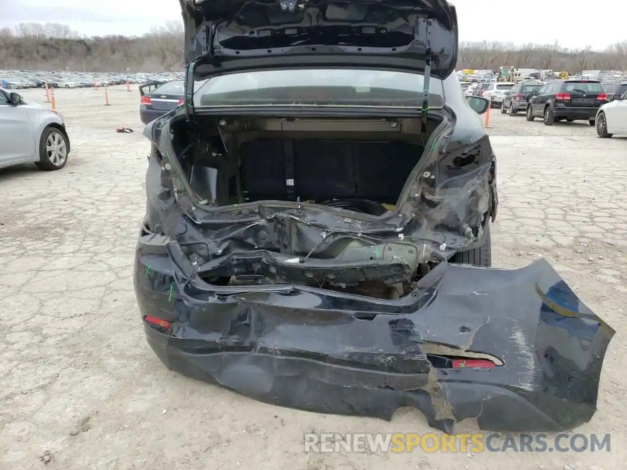 9 Photograph of a damaged car 3MYDLBYV3KY522085 TOYOTA YARIS 2019